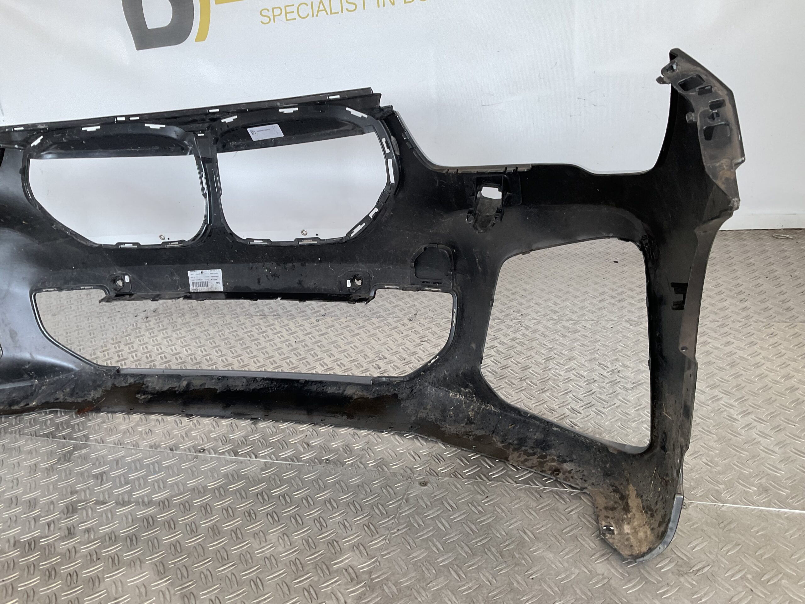 Bumper BMW X1 F48 Facelift LCI M-Pakket M Pakket 19- 51118075875 Voorbumper K5-17232z