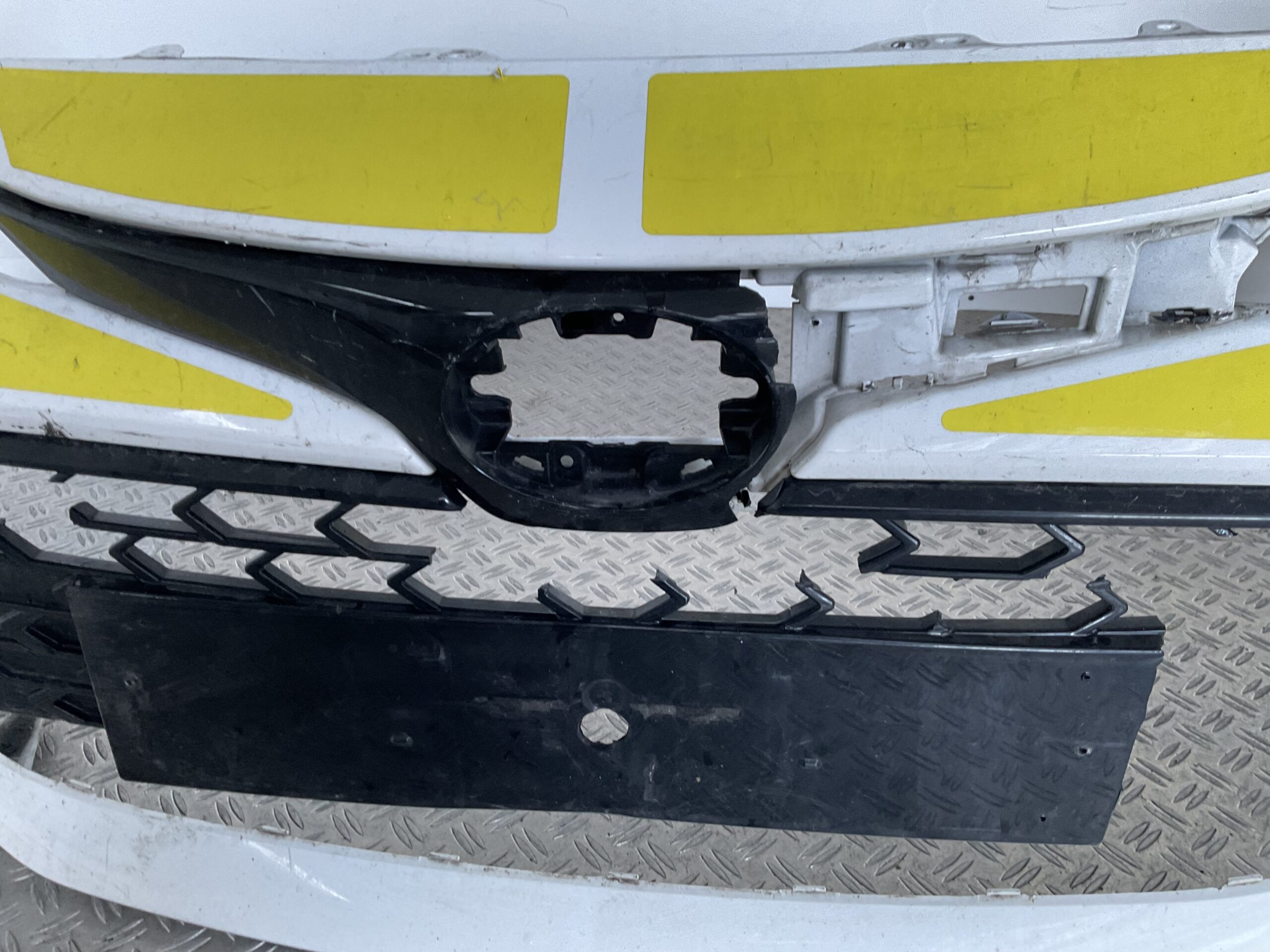 Bumper Toyota Corolla 18-24 pdc 52119-02J90 Voorbumper D4-17237z