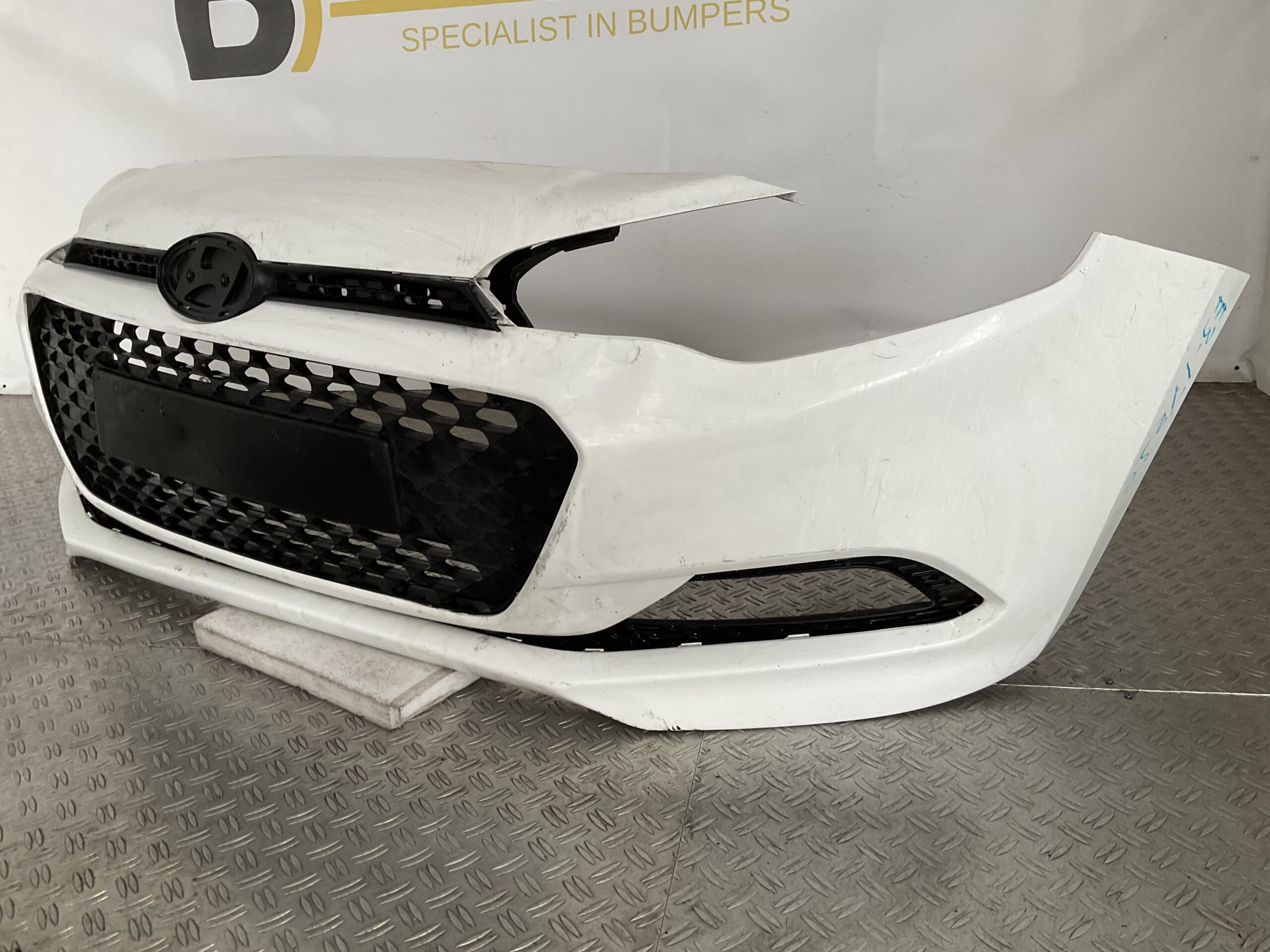Bumper Hyundai i20 13-16 86511-C8010 Voorbumper E3-17250z