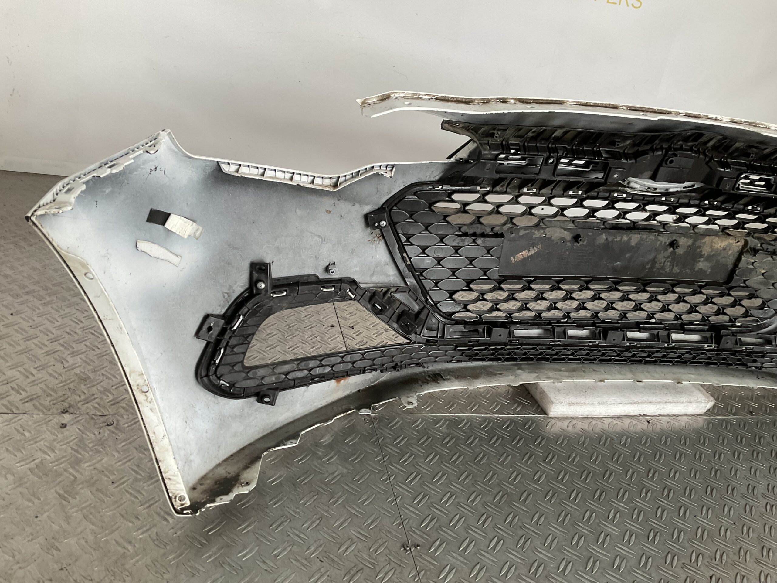 Bumper Hyundai i20 13-16 86511-C8010 Voorbumper E3-17250z