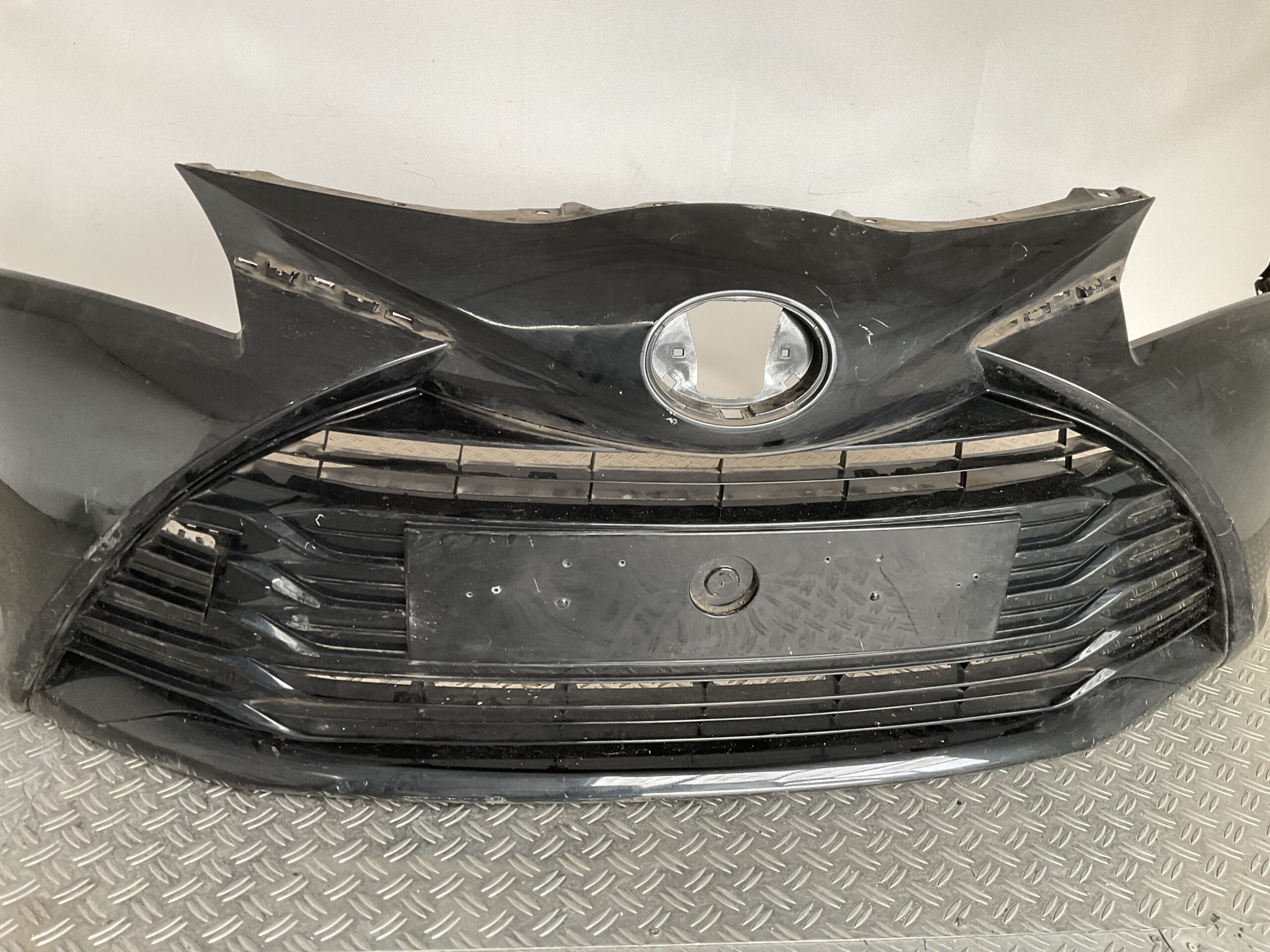 Bumper Toyota Yaris Facelift 2018-2021 53102-0D140 Voorbumper D9-17419z
