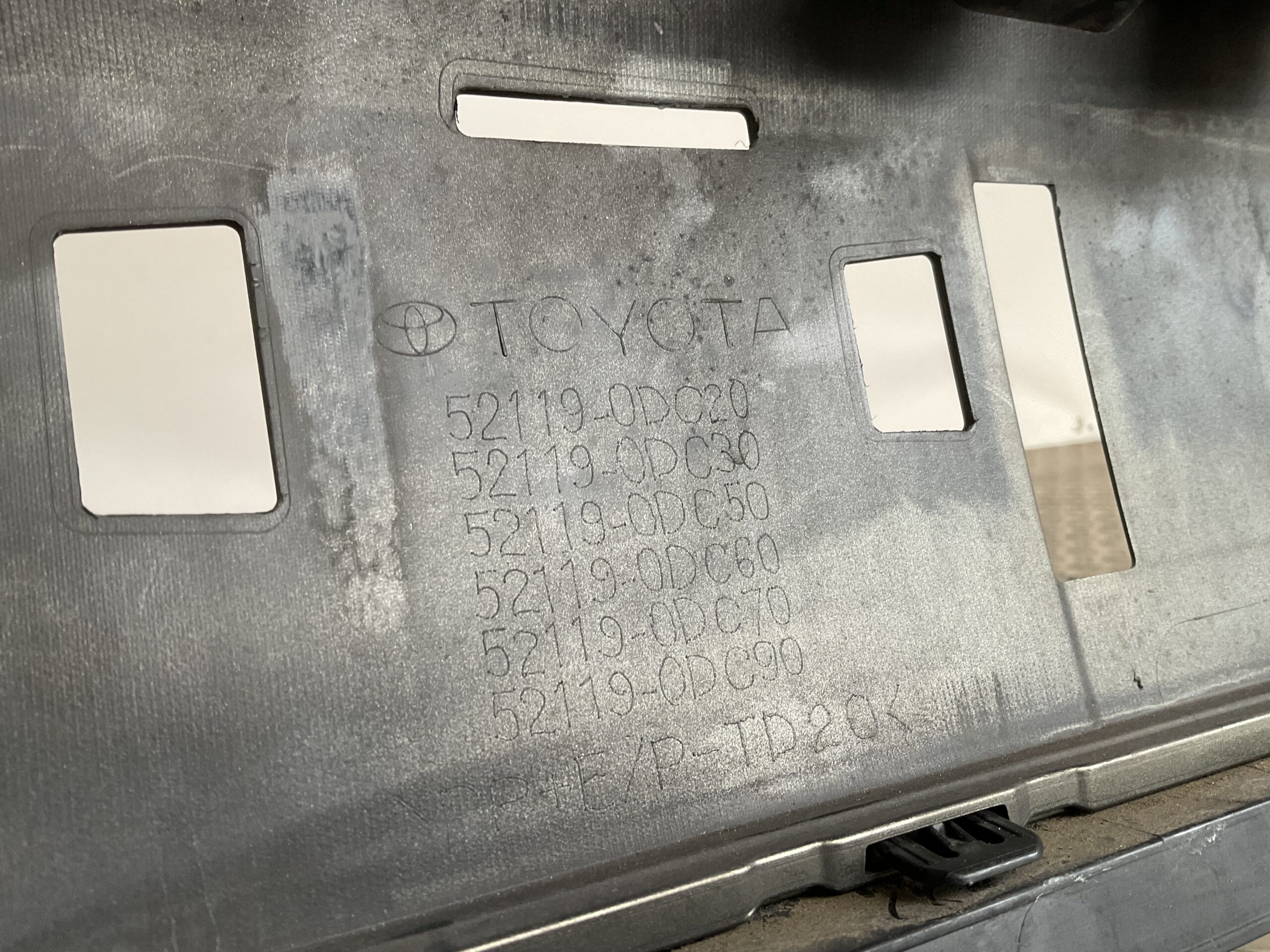 Bumper Toyota Yaris Cross 20-25 52119-0DC20 LED Voorbumper D5-17604z