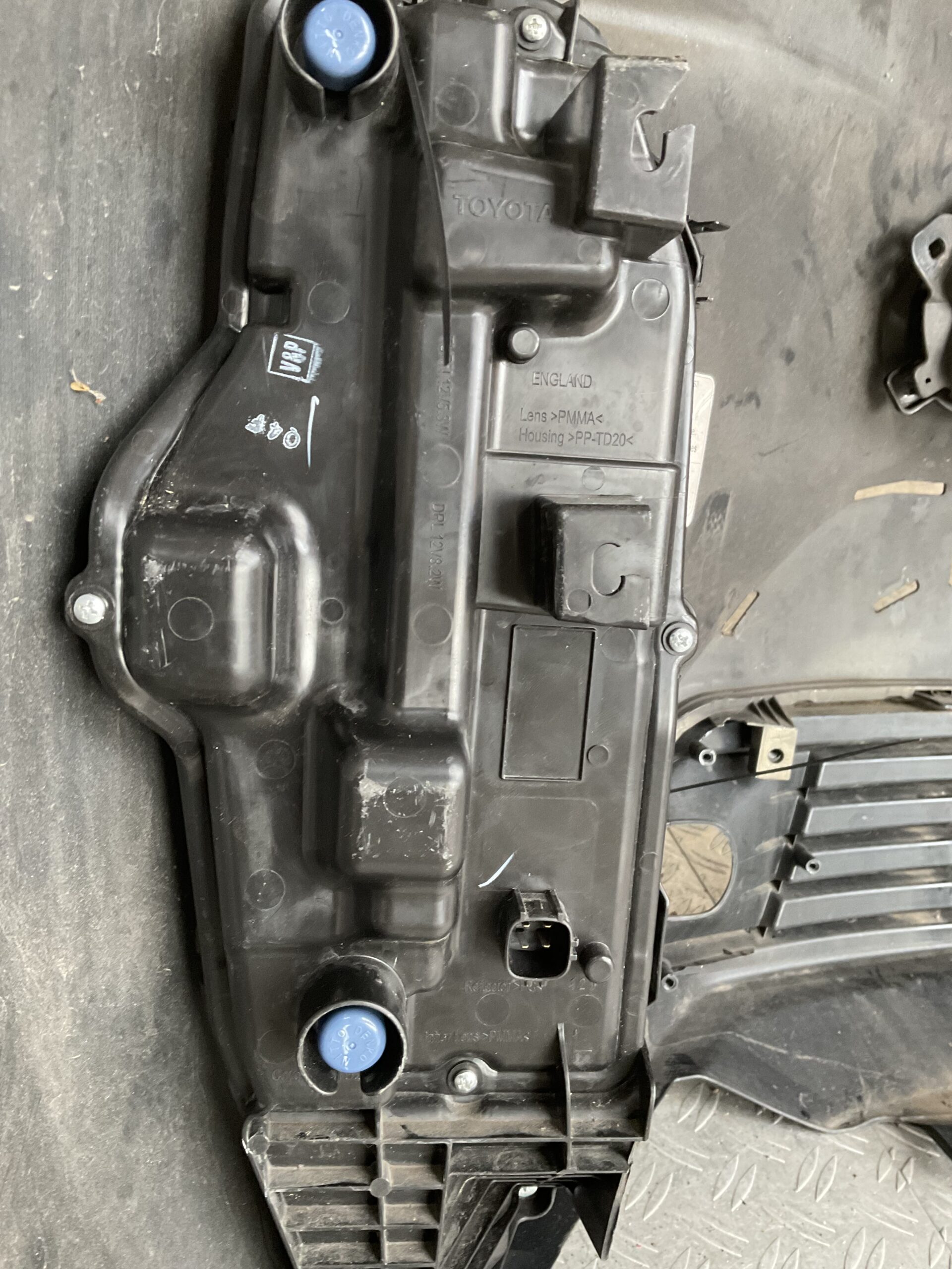 Bumper Toyota Yaris Cross 20-25 52119-0DC20 LED Voorbumper D5-17604z