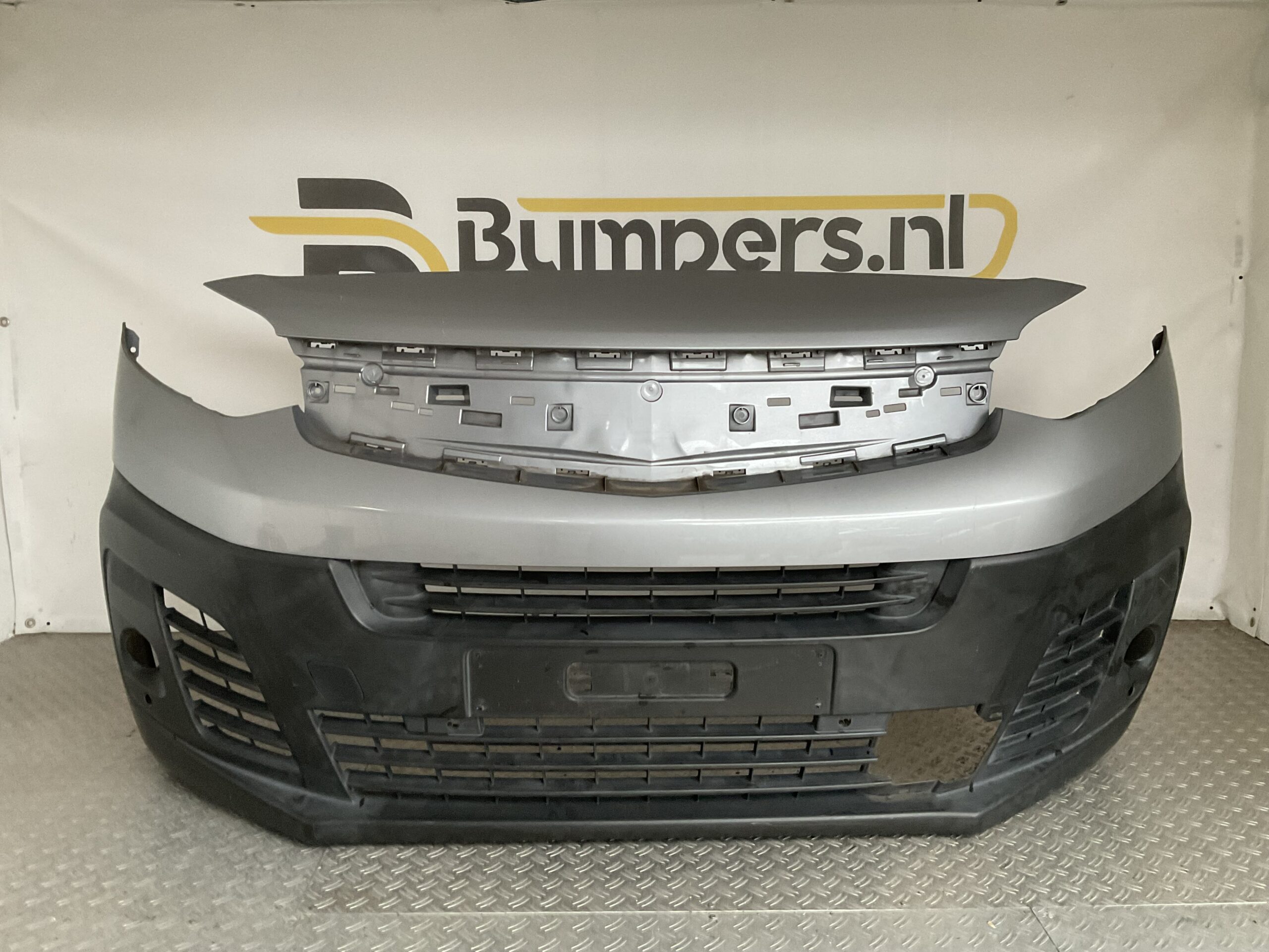 Bumper Opel Vivaro 14-19 9833129877 39201548 Voorbumper G5-17626z