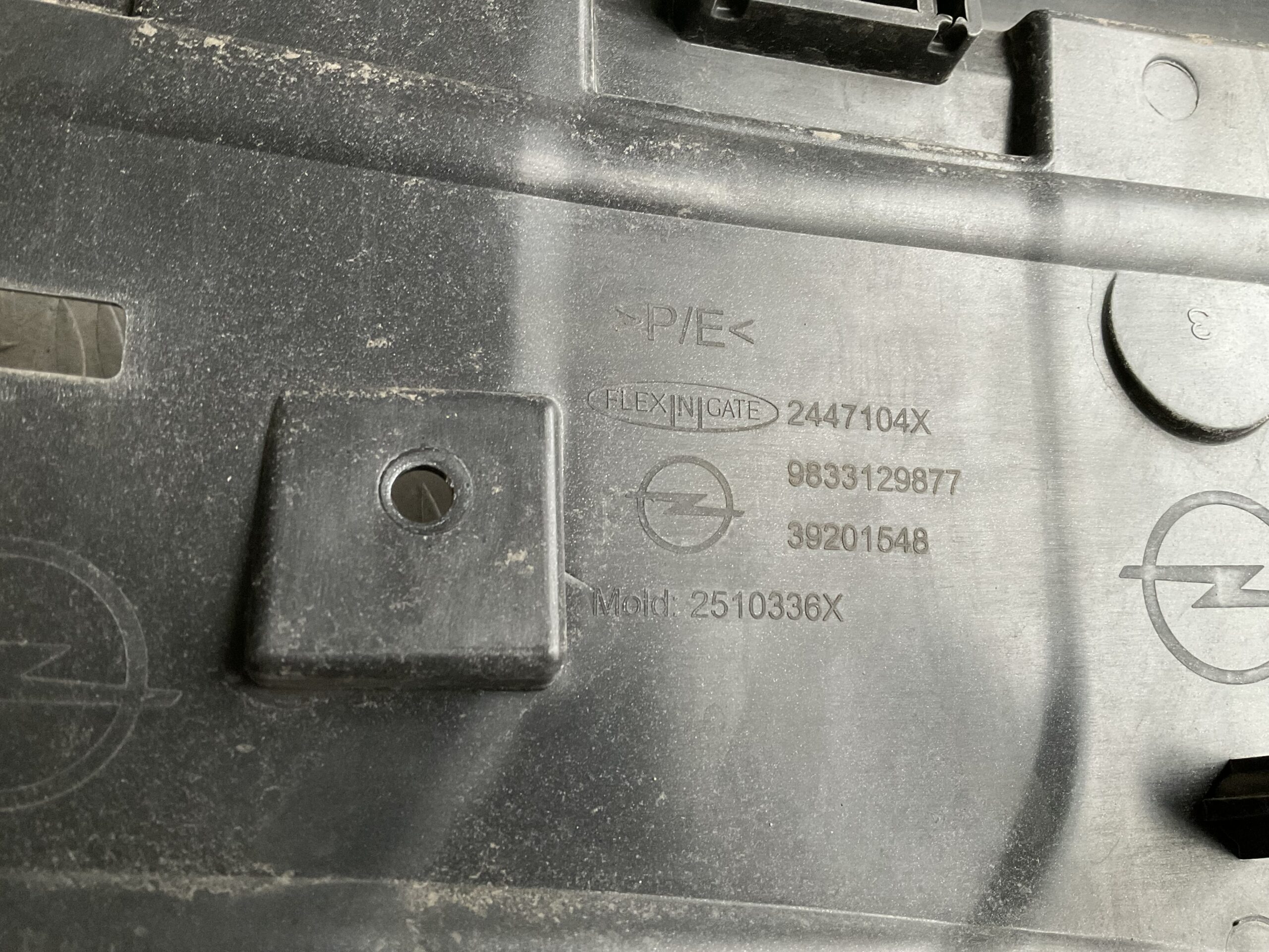 Bumper Opel Vivaro 14-19 9833129877 39201548 Voorbumper G5-17626z