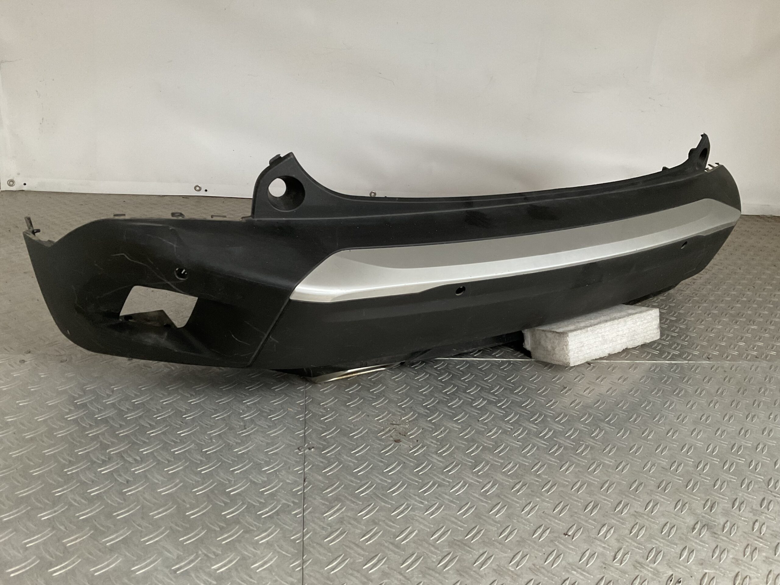 Bumper Peugeot 2008 19-24 pdc 9825967080 Achterbumper F3-17669z