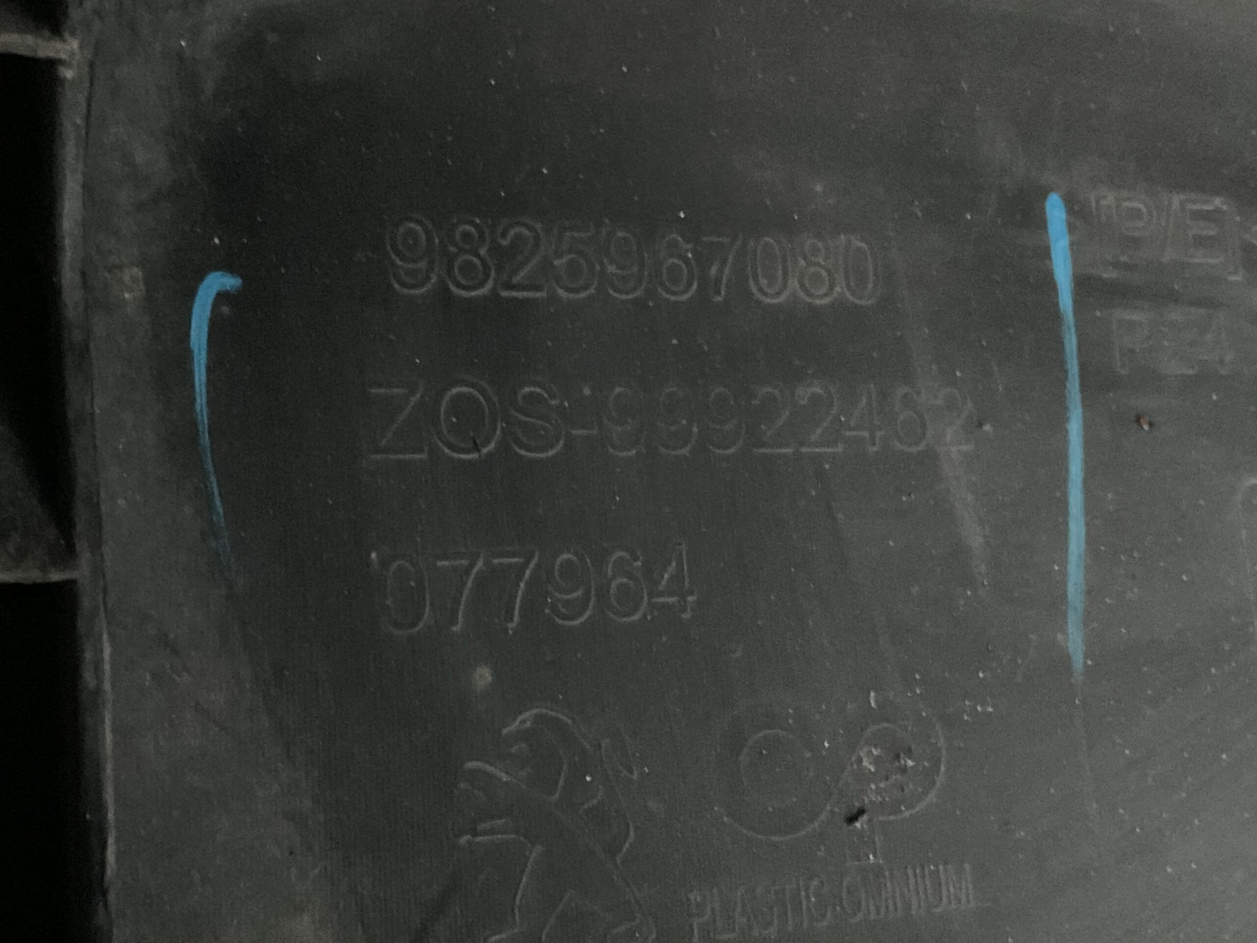 Bumper Peugeot 2008 19-24 pdc 9825967080 Achterbumper F3-17669z