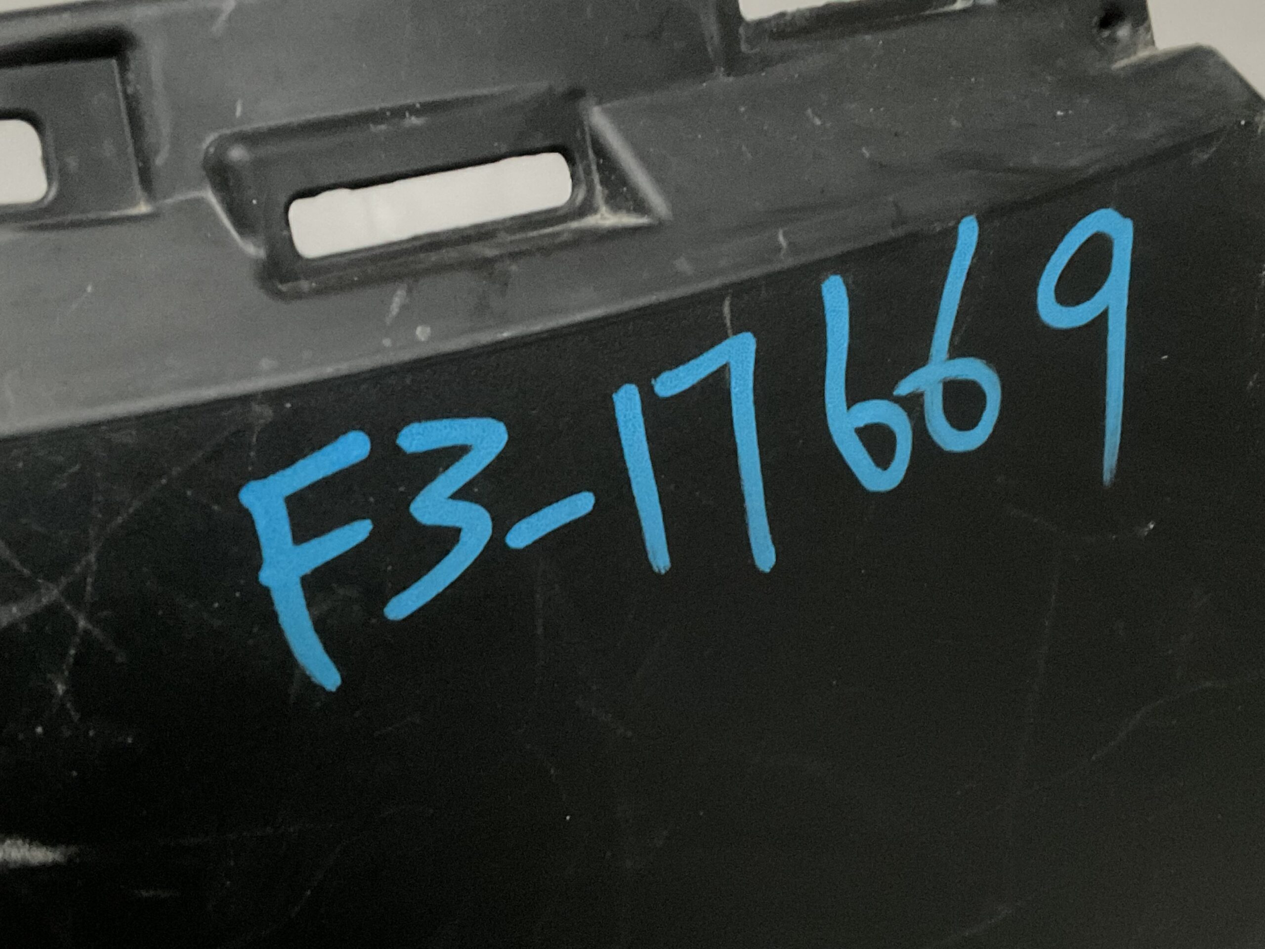 Bumper Peugeot 2008 19-24 pdc 9825967080 Achterbumper F3-17669z