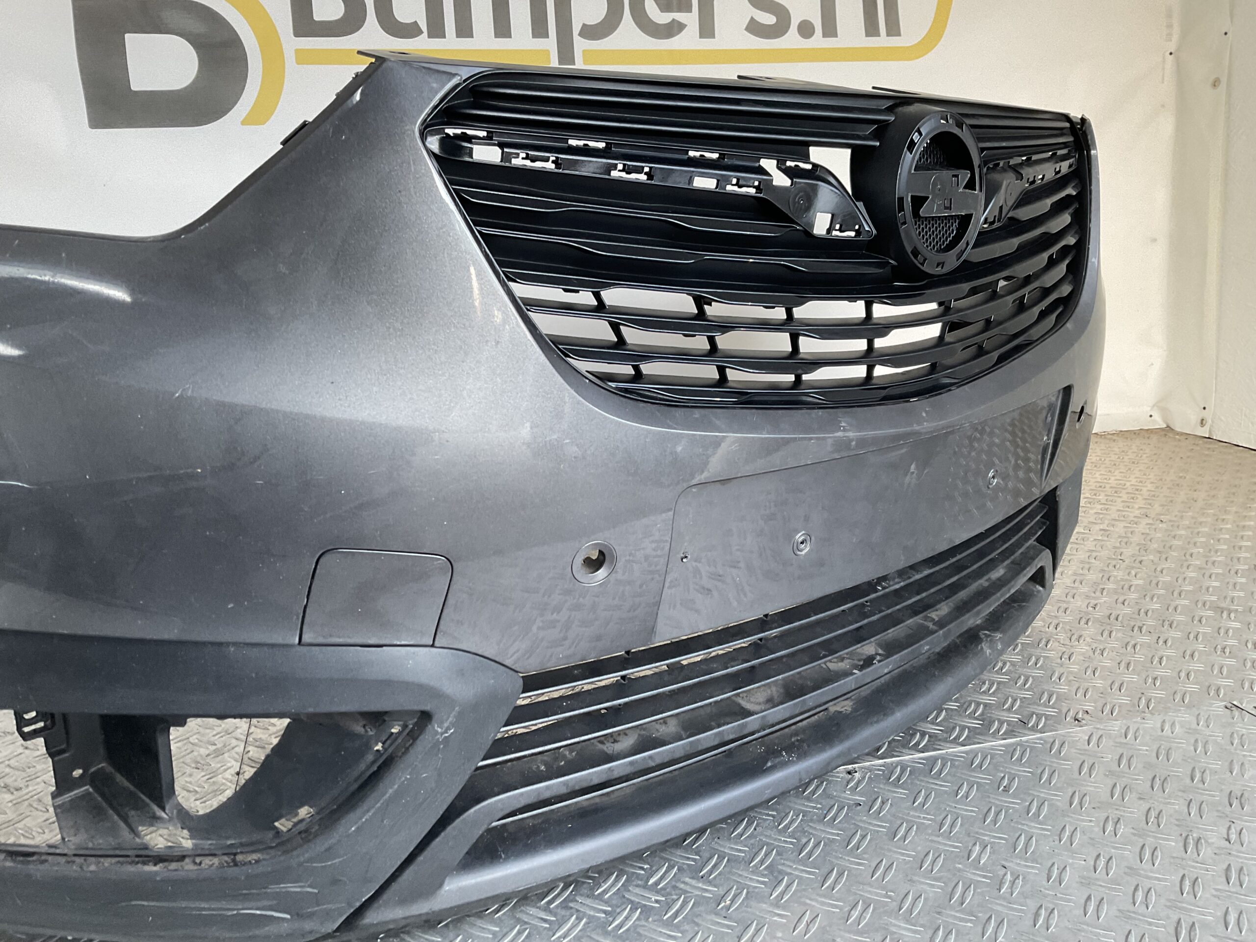 Bumper Opel Crossland pdc 17-22 39097370 Voorbumper i5-16656z