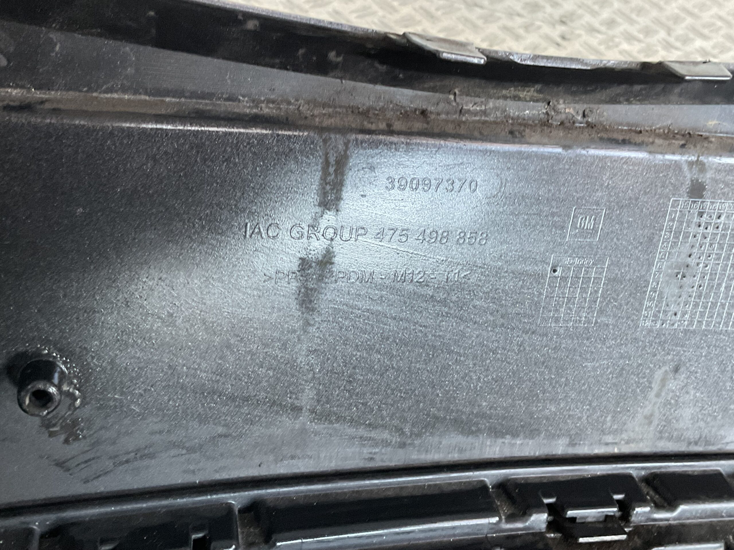 Bumper Opel Crossland pdc 17-22 39097370 Voorbumper i5-16656z