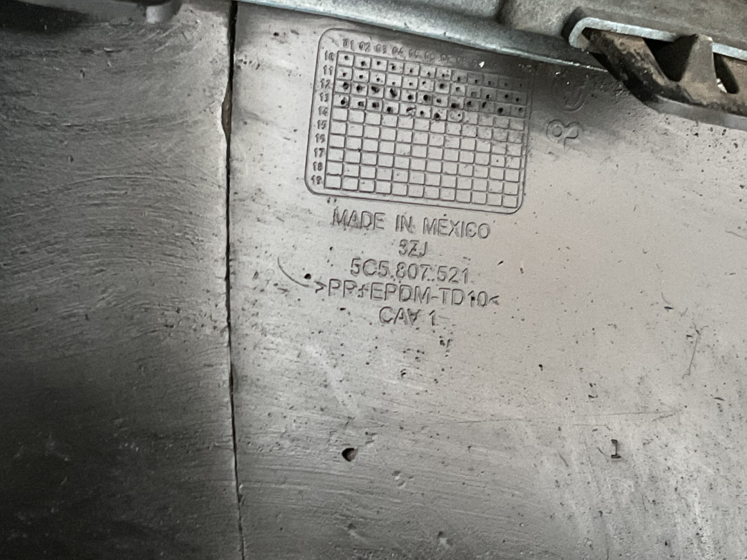 Bumper Volkswagen Beetle 12- 5C5807521 Achterbumper F5-16763z