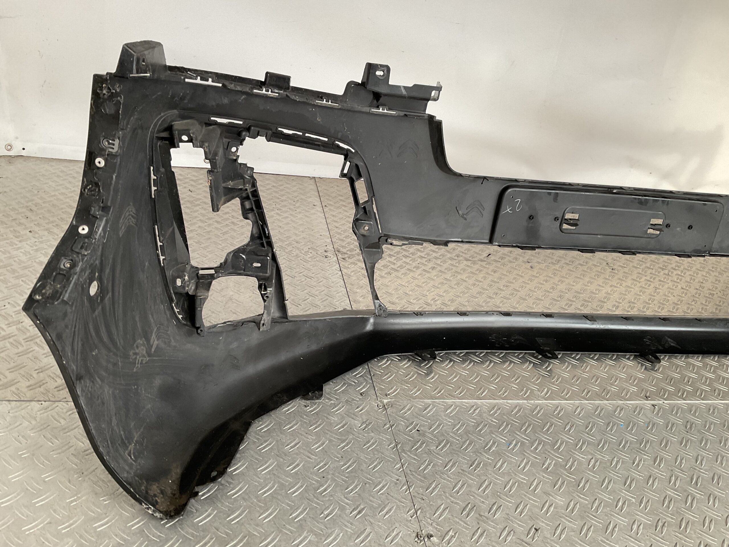 Bumper Opel Vivaro Peugeot Expert Citroen Jumpy 17-22 1594025x Voorbumper J10-17090z