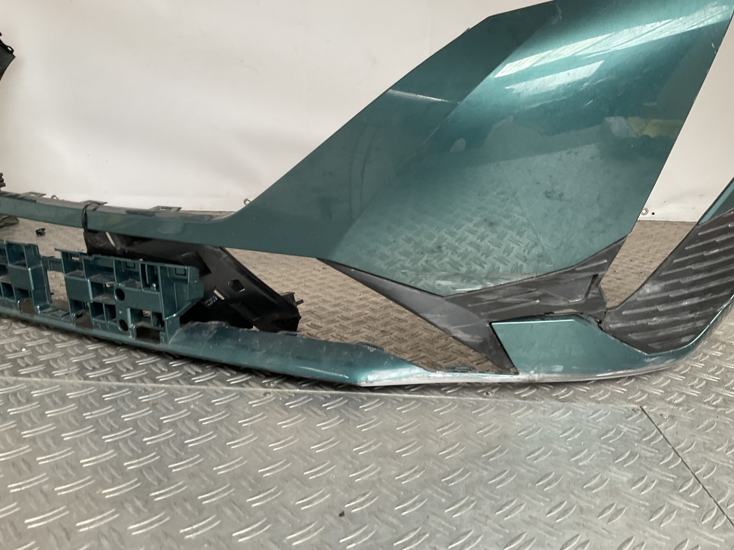 Bumper Peugeot 308 2022-2025 9838074780 Voorbumper J4-17696z