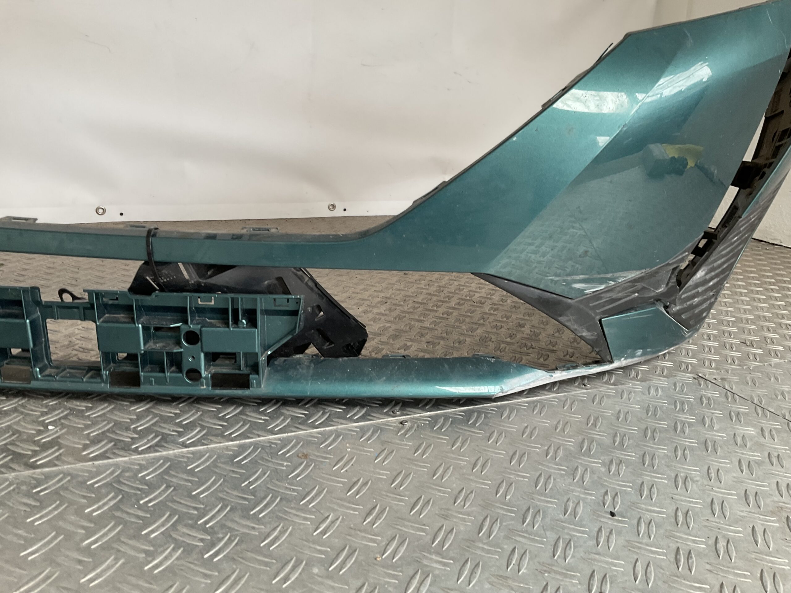 Bumper Peugeot 308 2022-2025 9838074780 Voorbumper J4-17696z