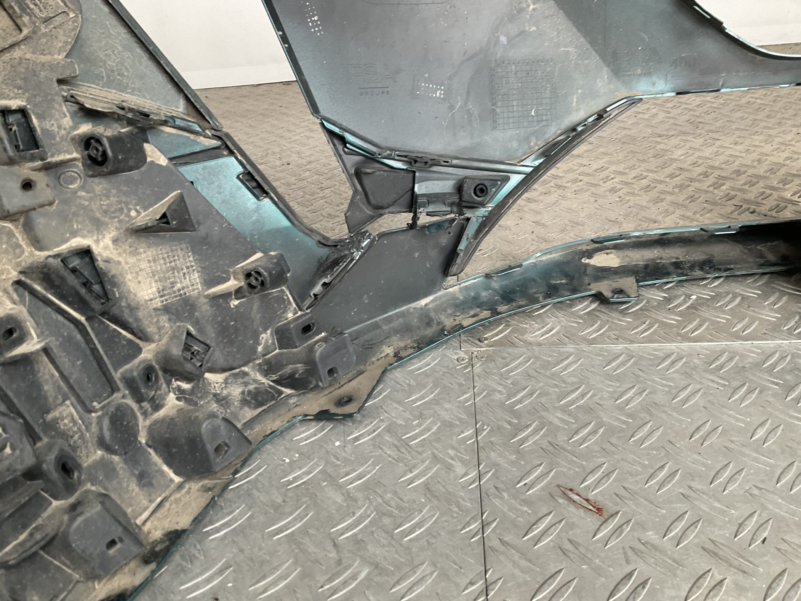 Bumper Peugeot 308 2022-2025 9838074780 Voorbumper J4-17696z