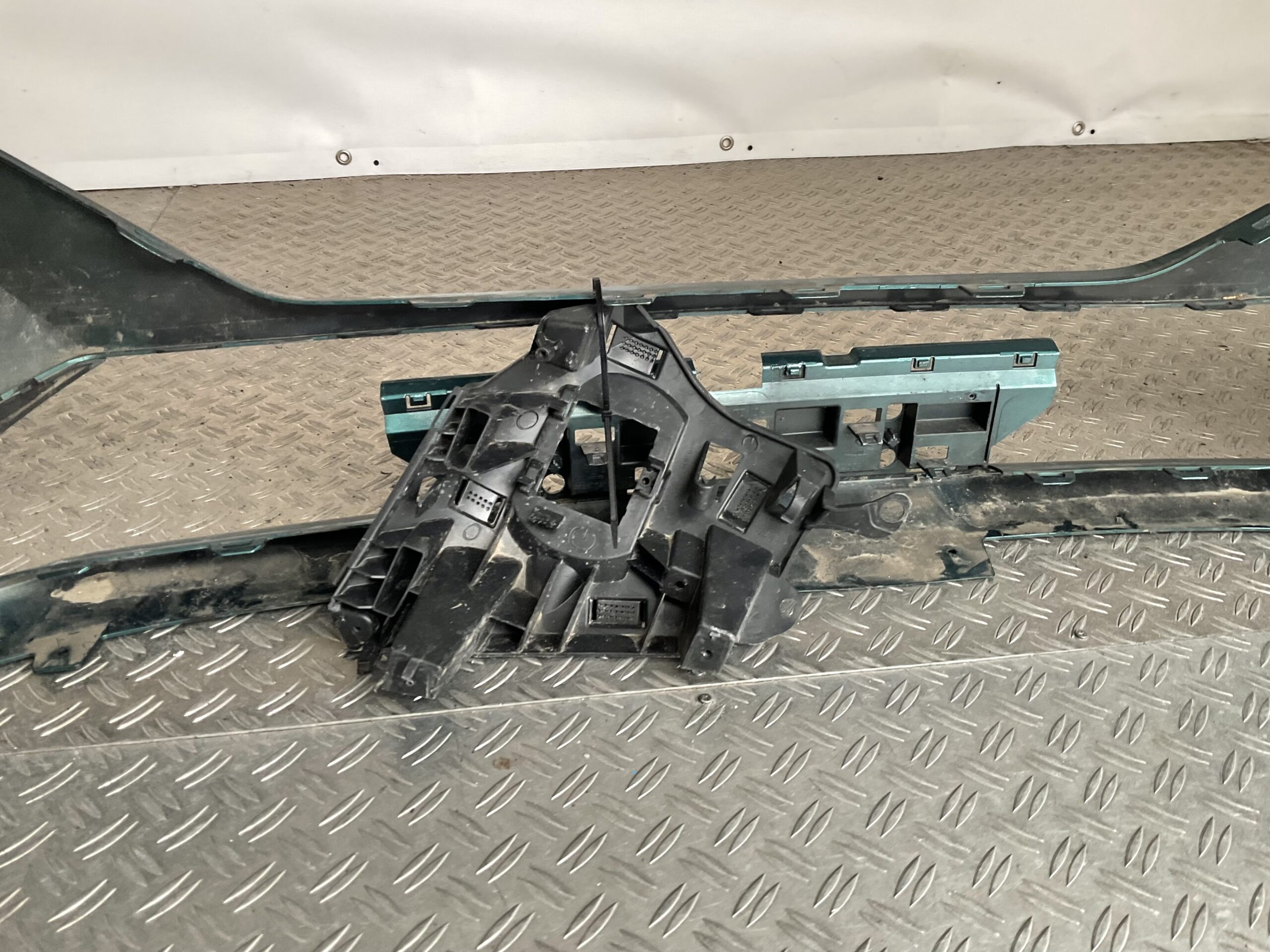 Bumper Peugeot 308 2022-2025 9838074780 Voorbumper J4-17696z