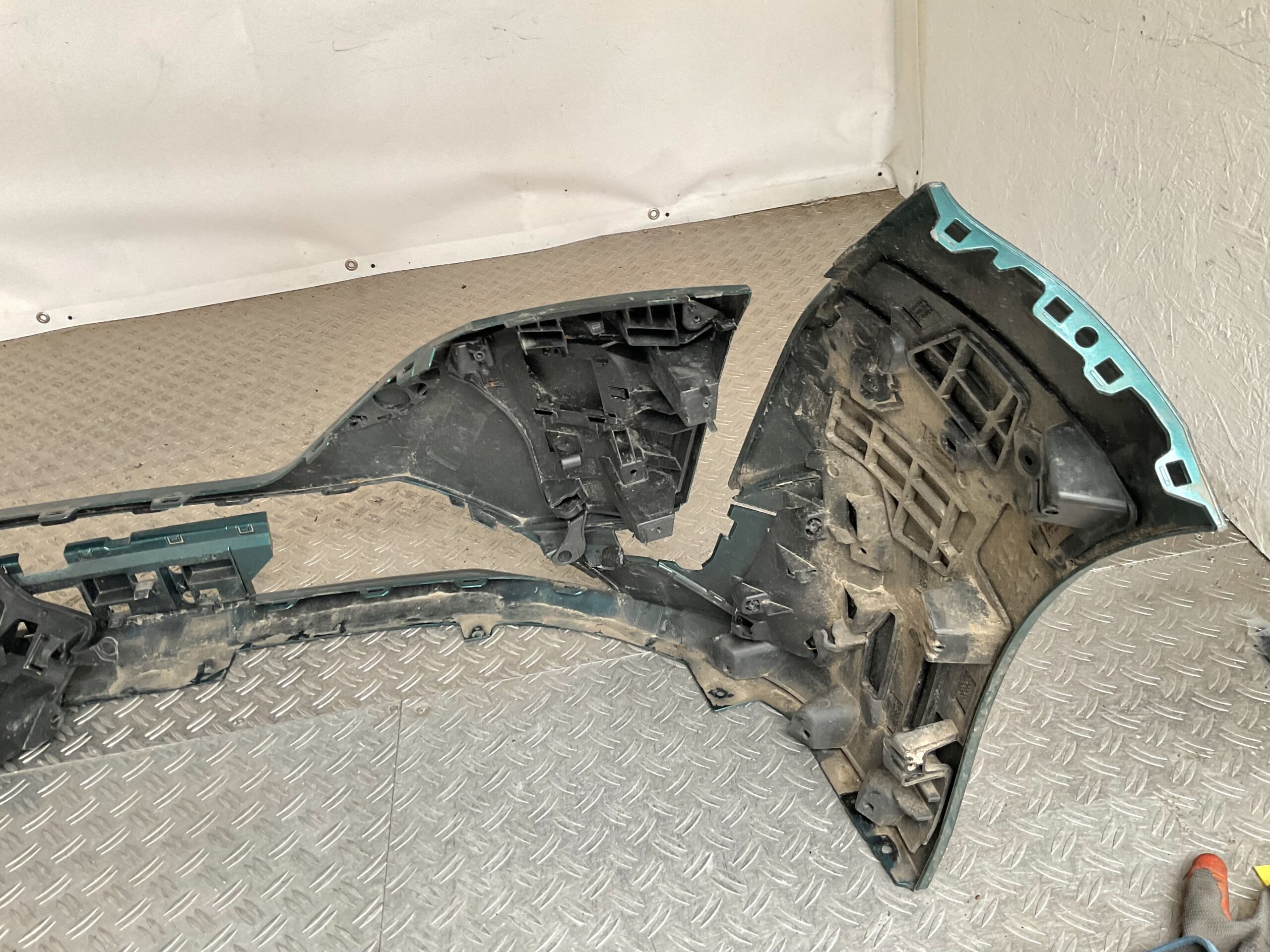 Bumper Peugeot 308 2022-2025 9838074780 Voorbumper J4-17696z