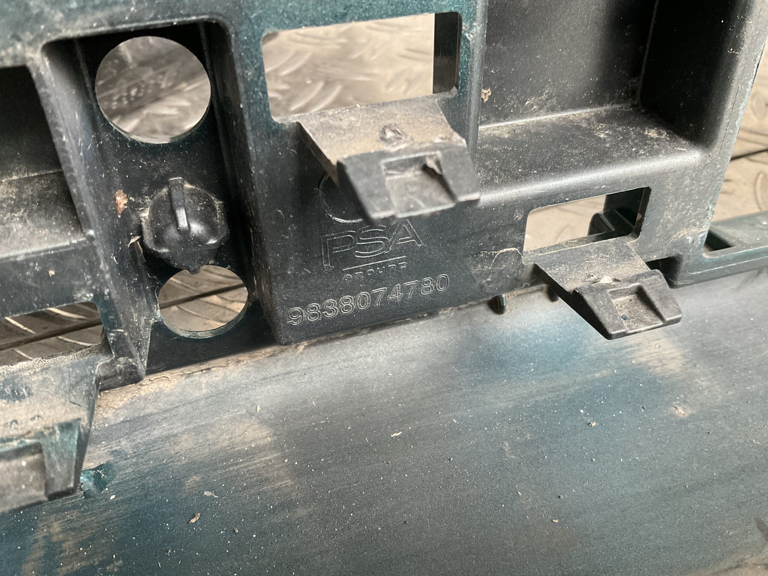 Bumper Peugeot 308 2022-2025 9838074780 Voorbumper J4-17696z