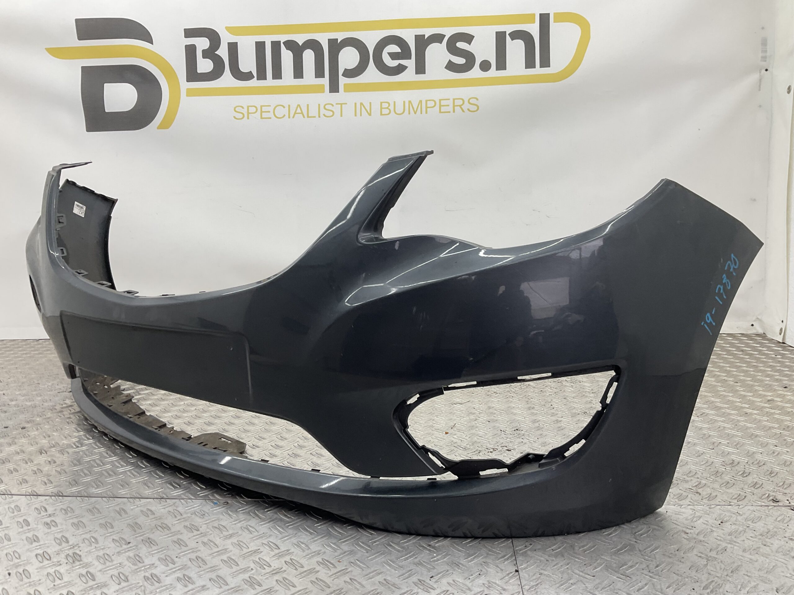 Bumper Opel Karl 14-24 42418315 Voorbumper i9-17870z