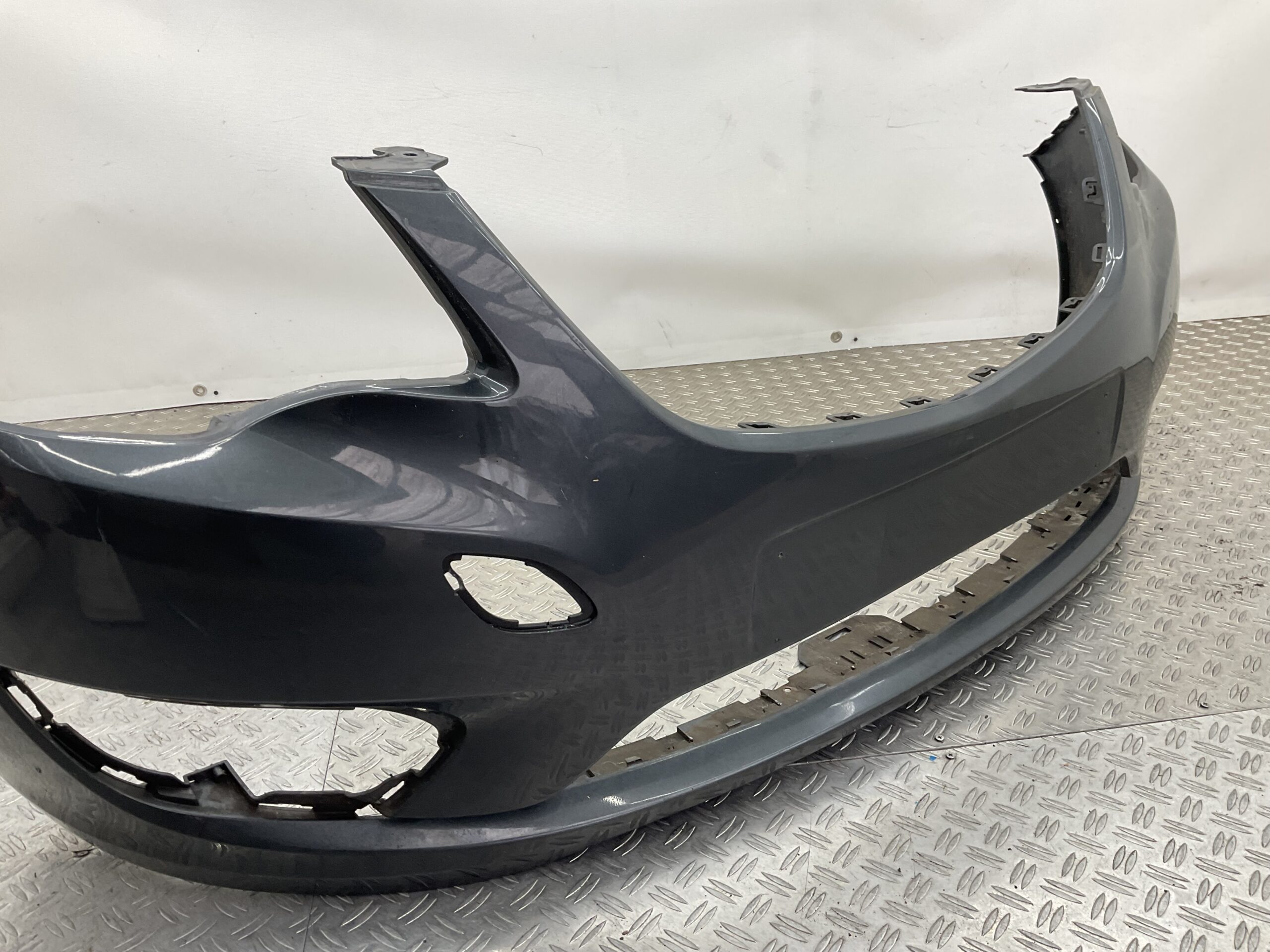 Bumper Opel Karl 14-24 42418315 Voorbumper i9-17870z