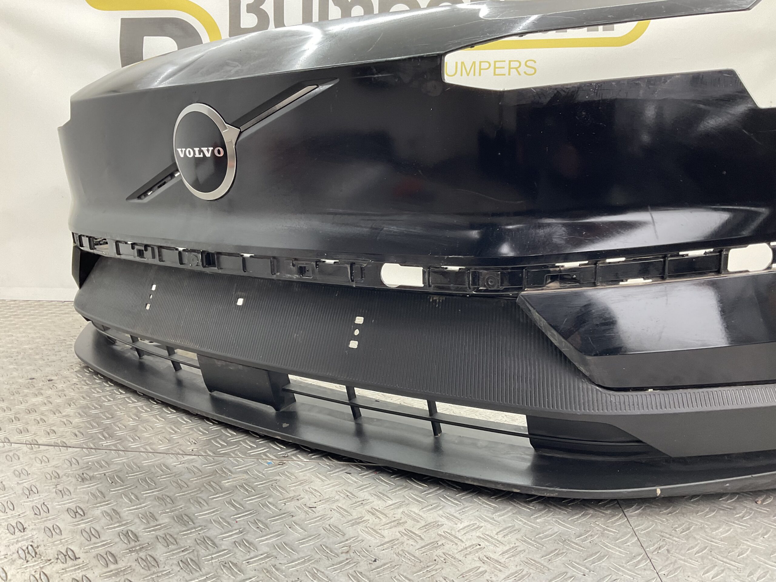 Bumper Volvo EX30 EX 30 23-25 31345658 Voorbumper E5-17369z