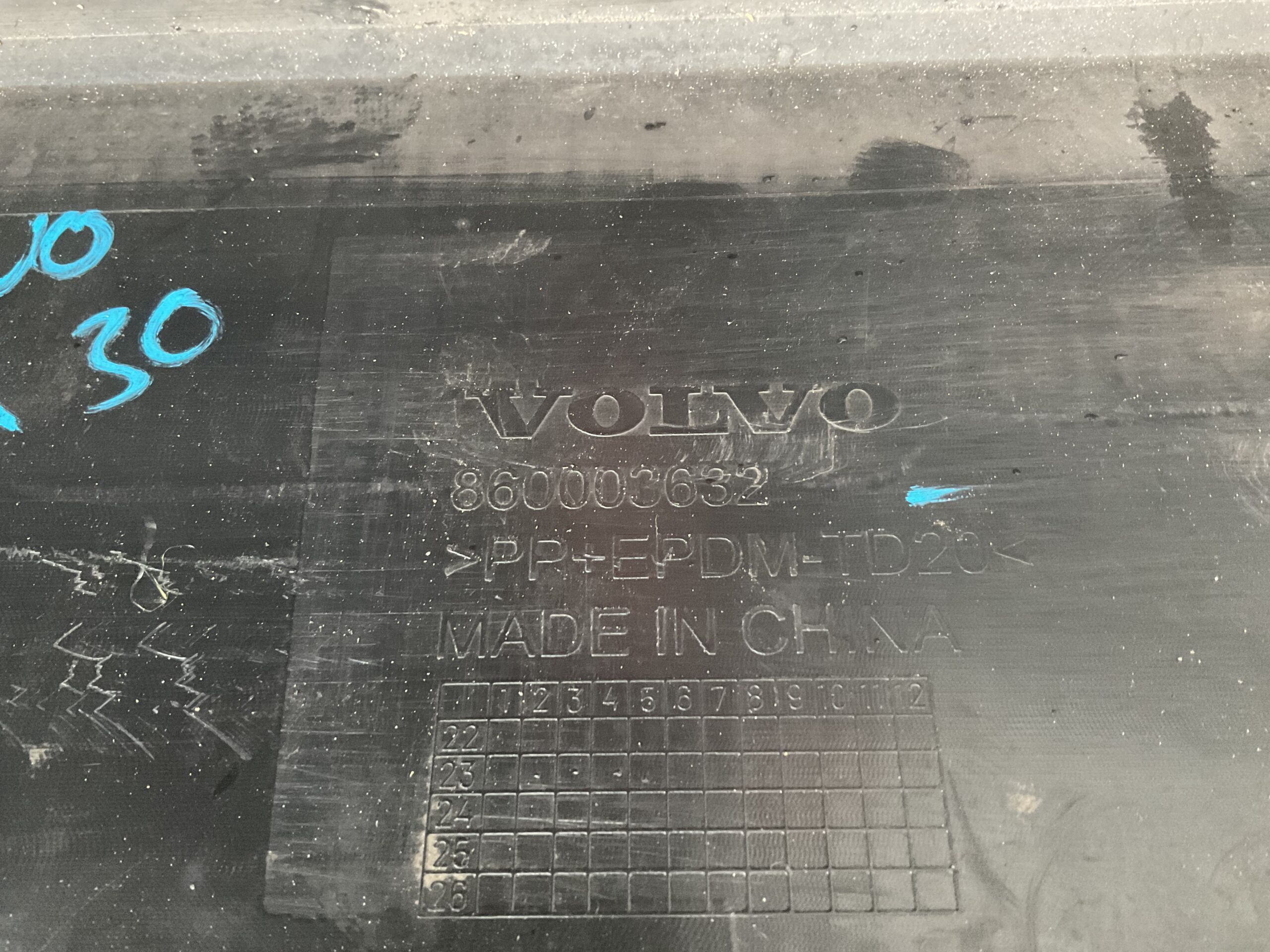 Bumper Volvo EX30 EX 30 23-25 31345658 Voorbumper E5-17369z