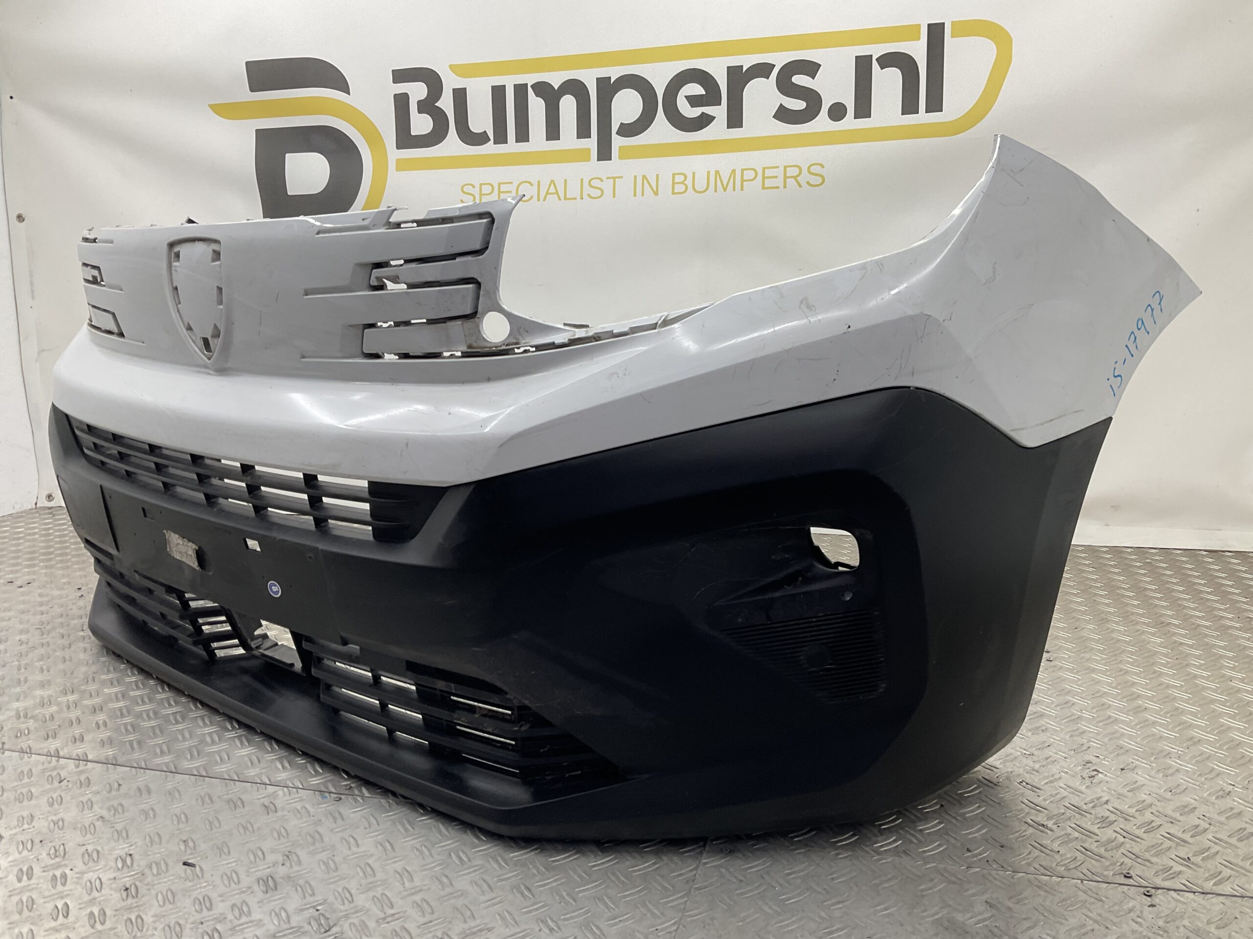 Bumper Peugeot Partner 23-25 9856189380 Voorbumper i5-17977z