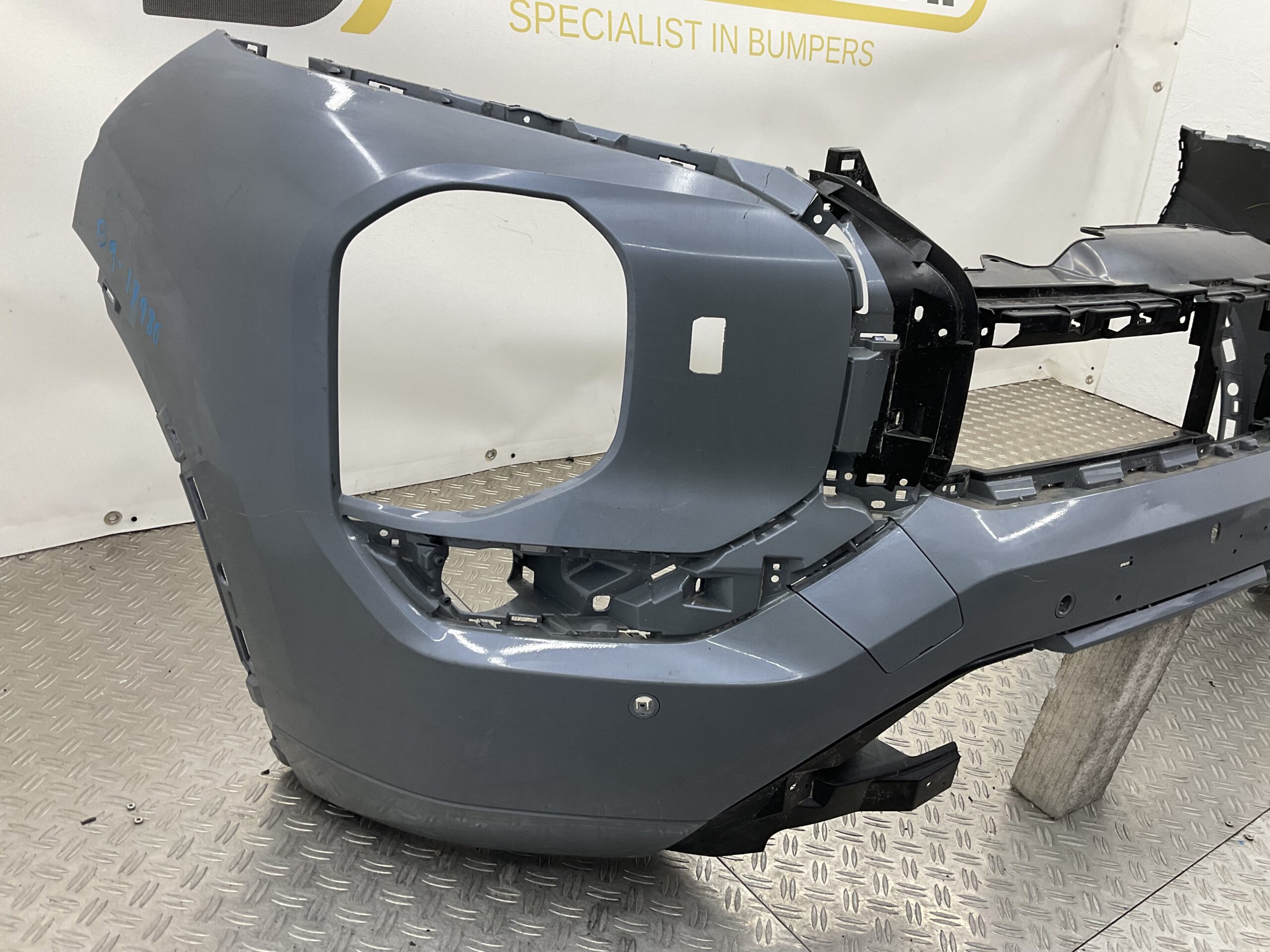 Bumper Mitsubishi Outlander 23- 620A9W08zp Voorbumper B9-17980z