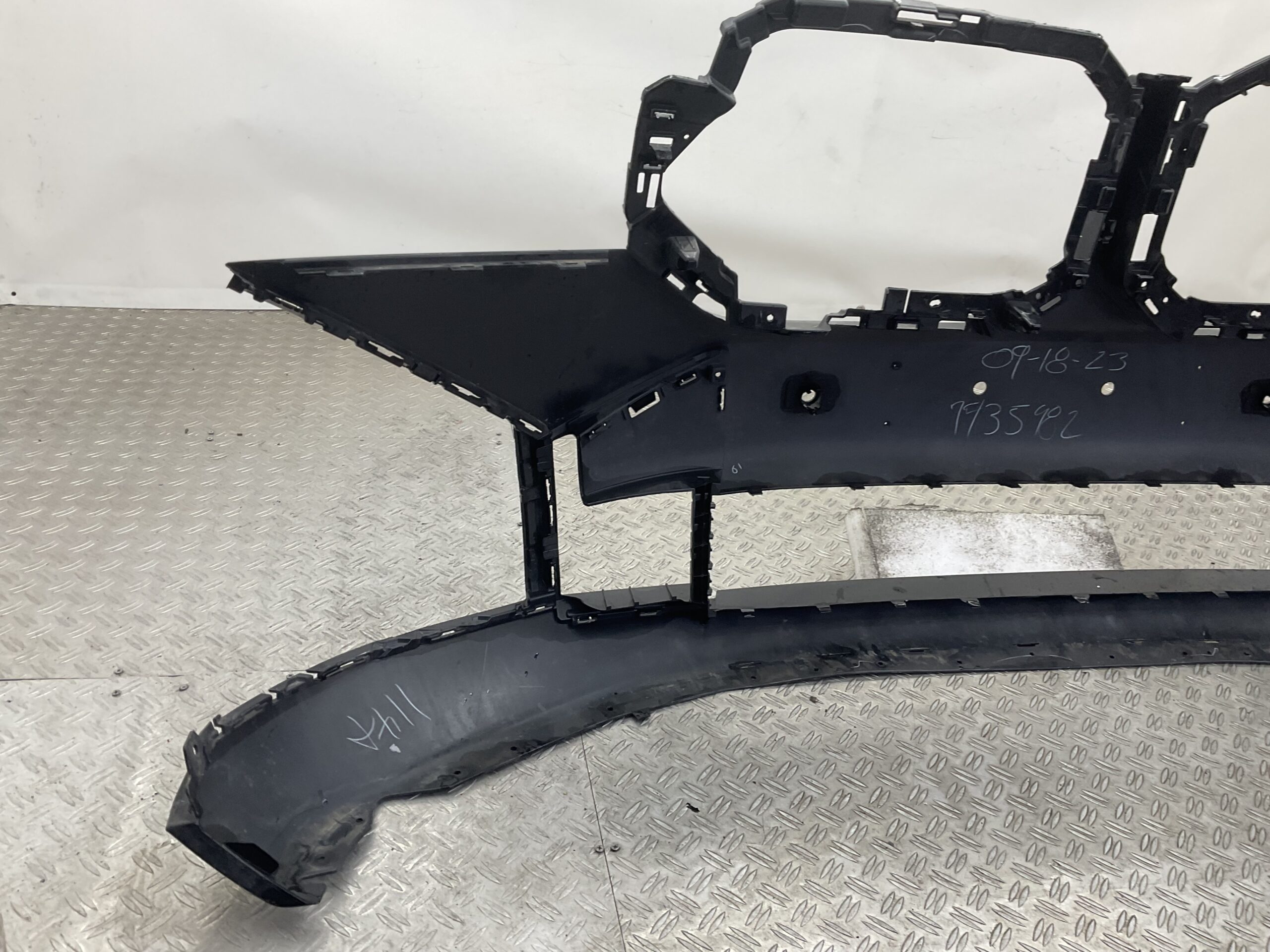 Bumper BMW XM G09 23-24 51119451675 Voorbumper K5-18057z