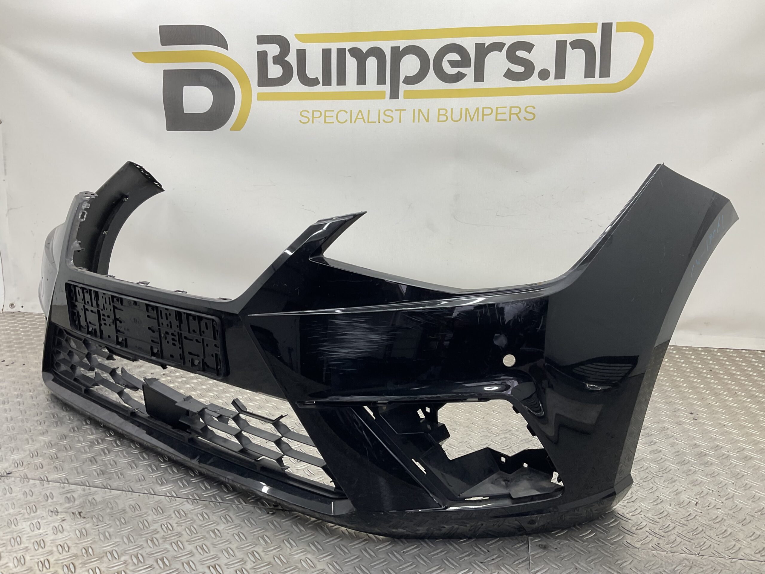 Bumper Seat Ibiza 6F 17-22 6F0807221D Voorbumper C4-18061z