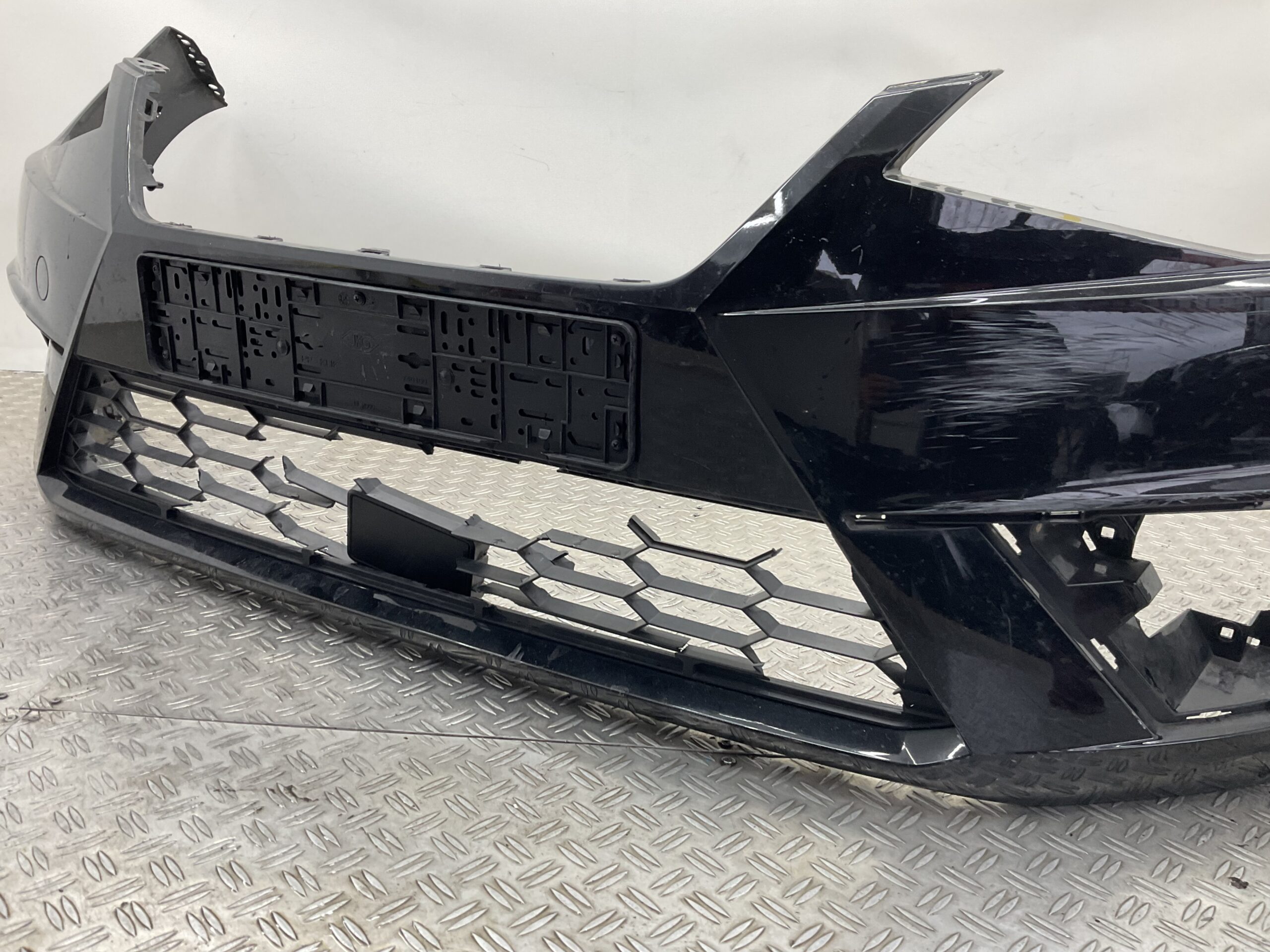 Bumper Seat Ibiza 6F 17-22 6F0807221D Voorbumper C4-18061z