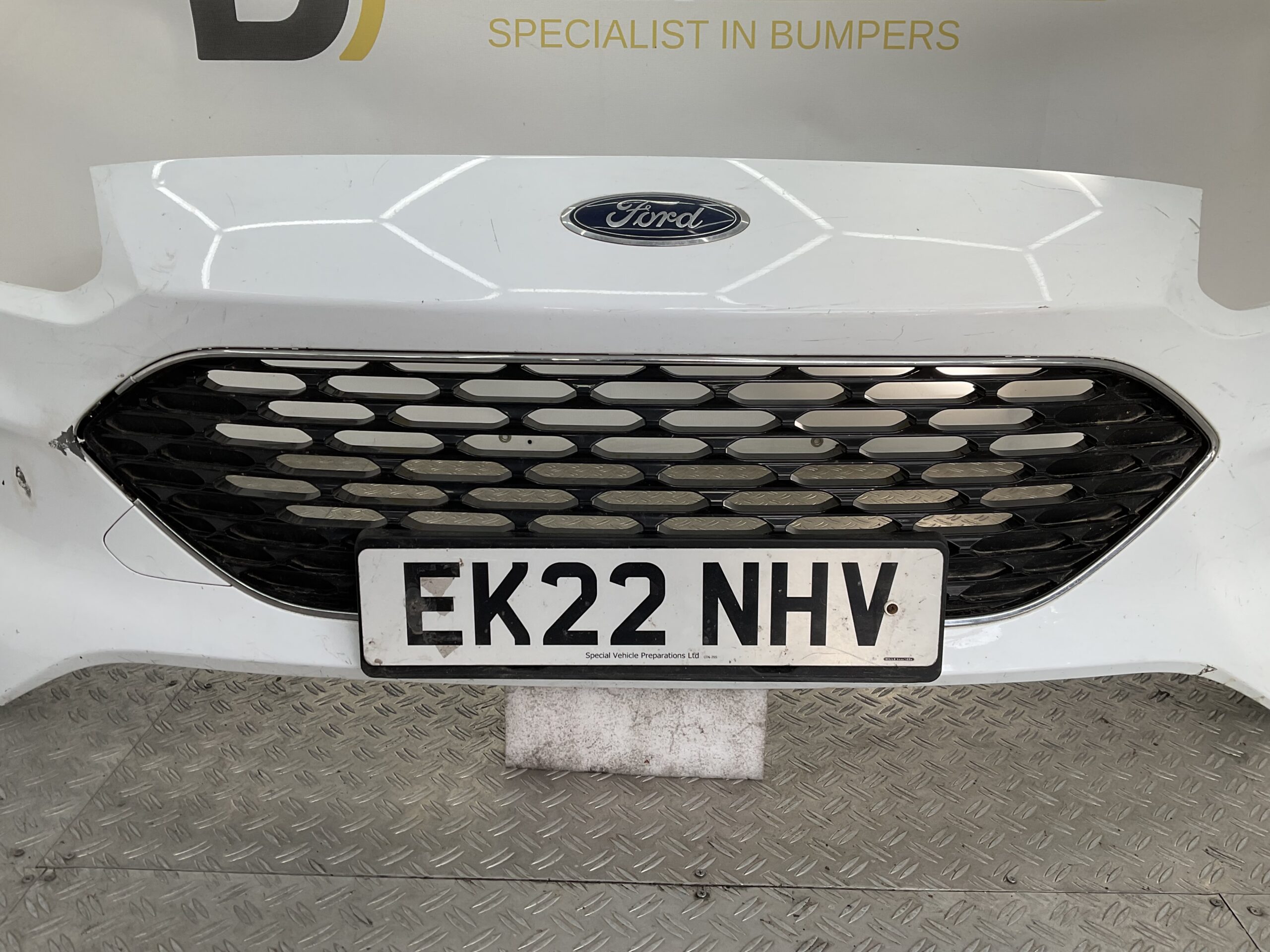 Bumper Ford Kuga MK3 Normaal 19- LV4B-17F003-j Voorbumper D10-18083z