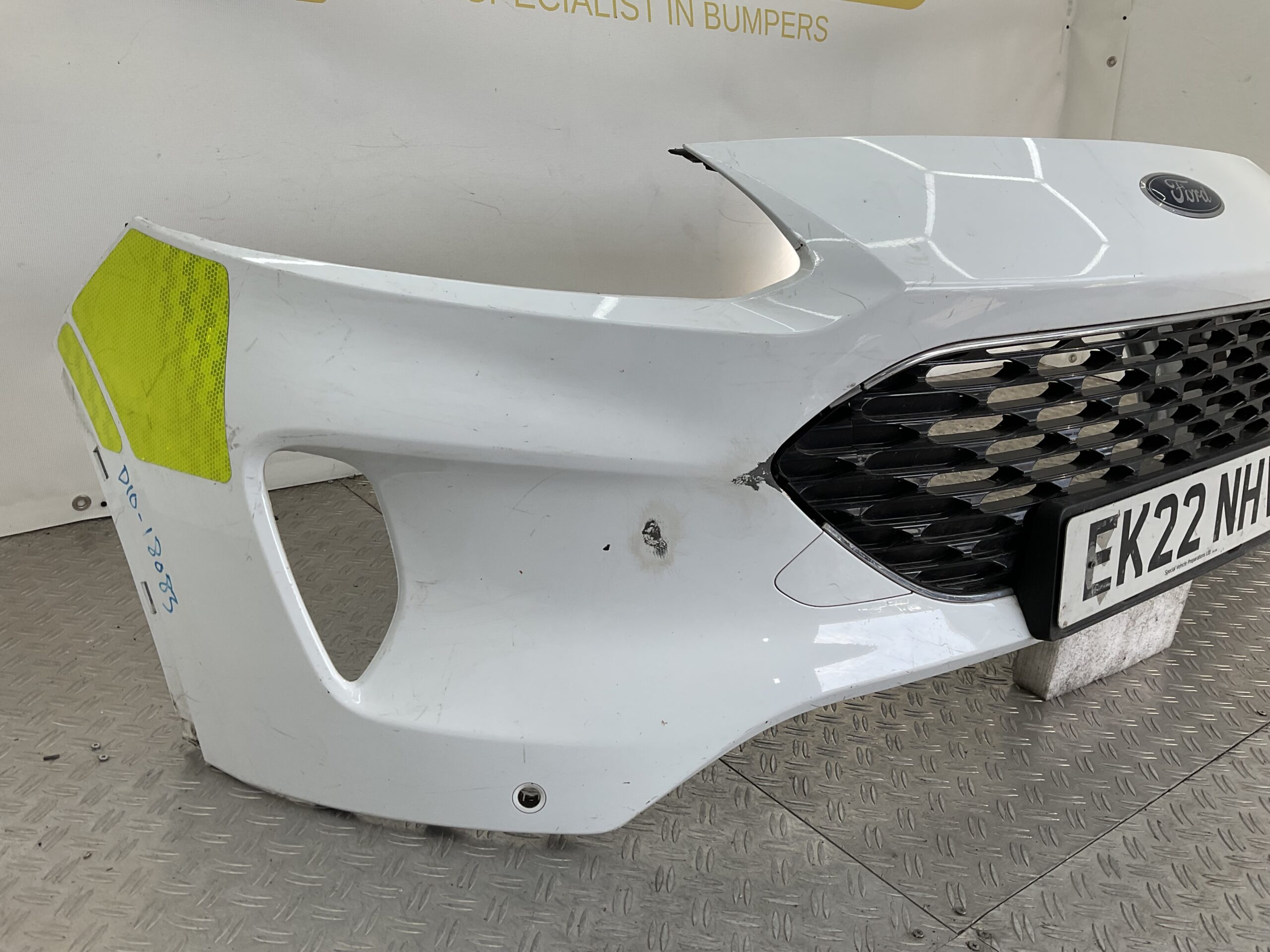 Bumper Ford Kuga MK3 Normaal 19- LV4B-17F003-j Voorbumper D10-18083z