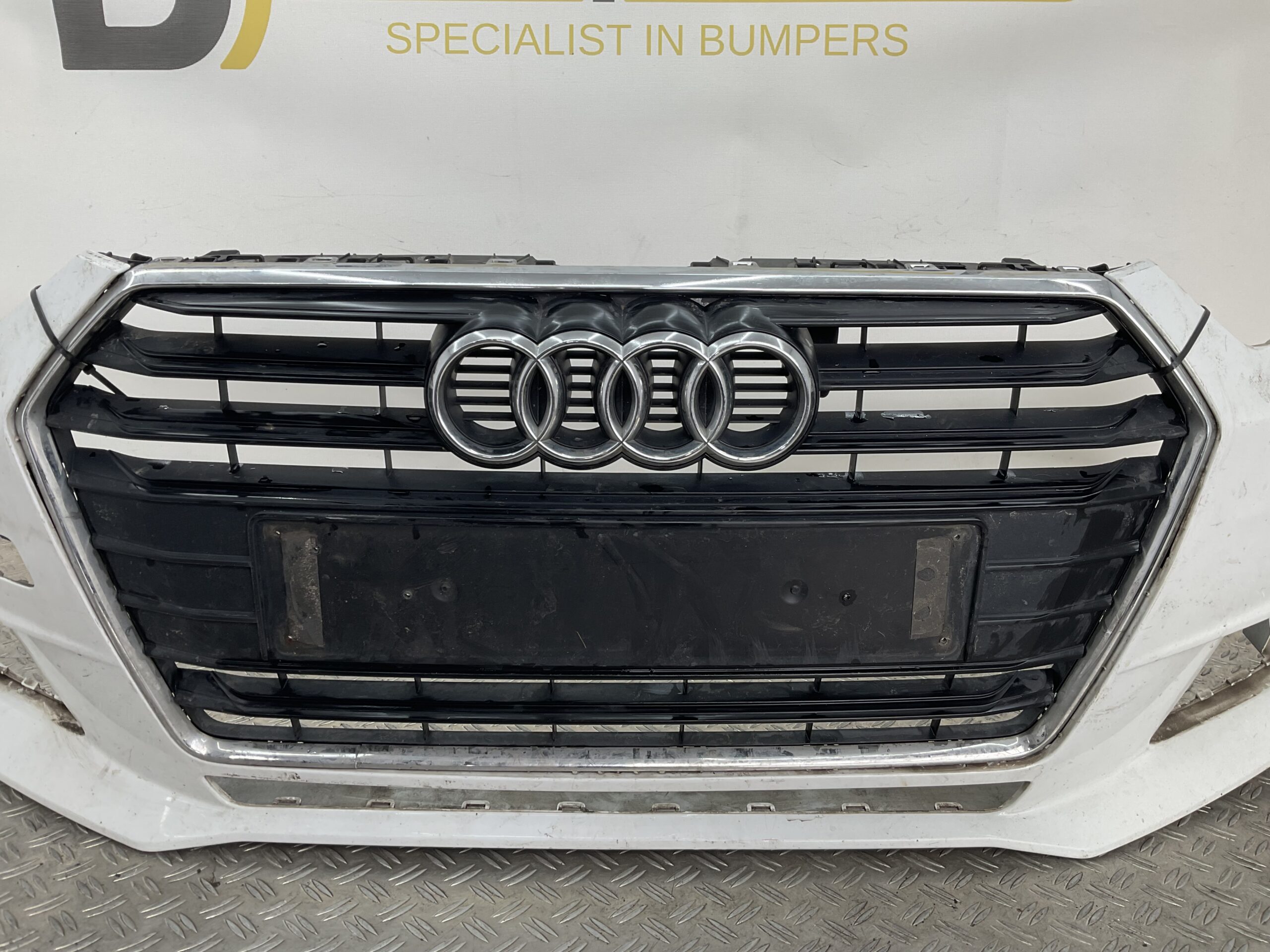 Bumper Audi A4 BW0 B9 Normaal 14-17 8W0807437 Voorbumper H3-15799z