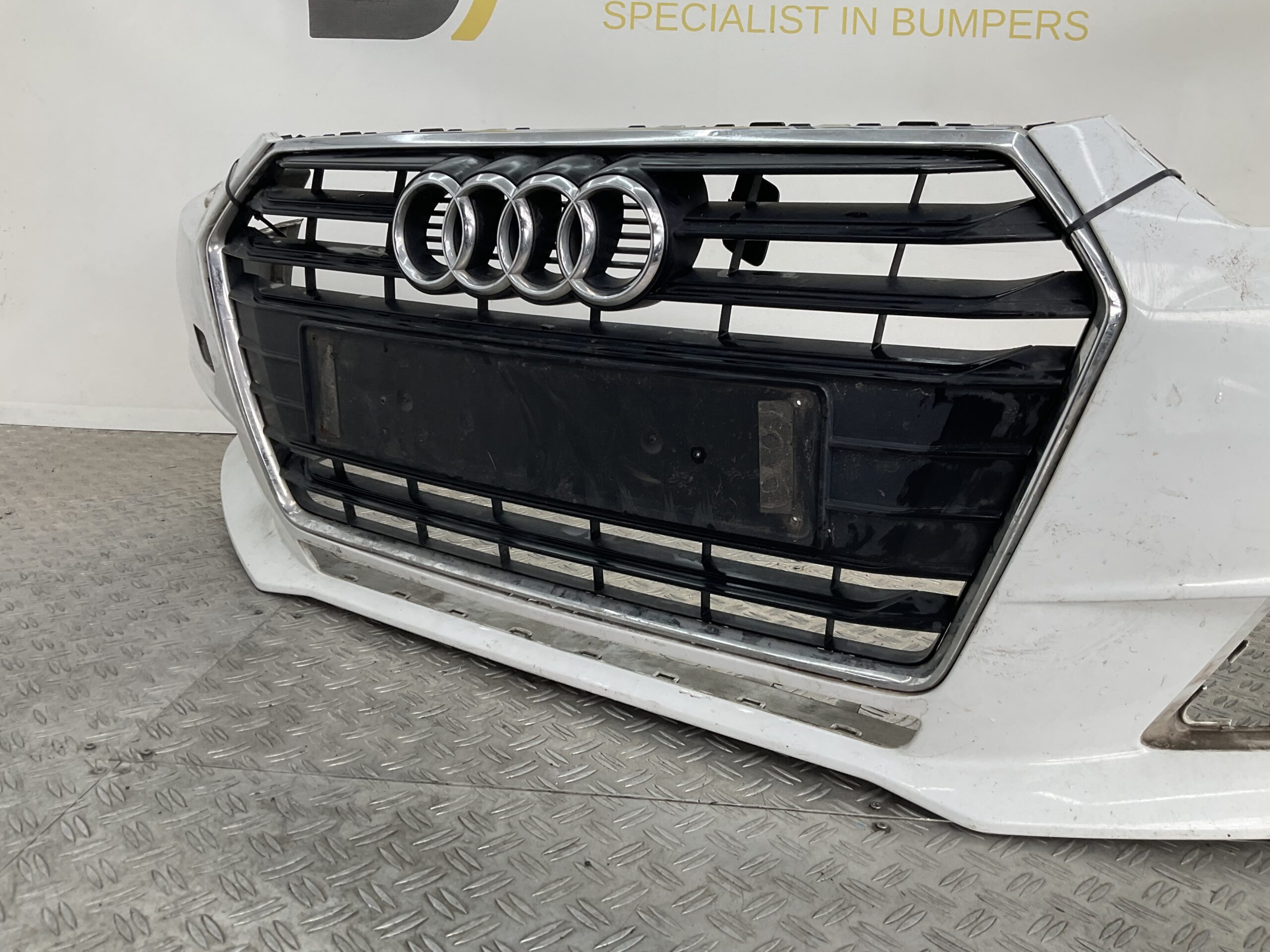 Bumper Audi A4 BW0 B9 Normaal 14-17 8W0807437 Voorbumper H3-15799z