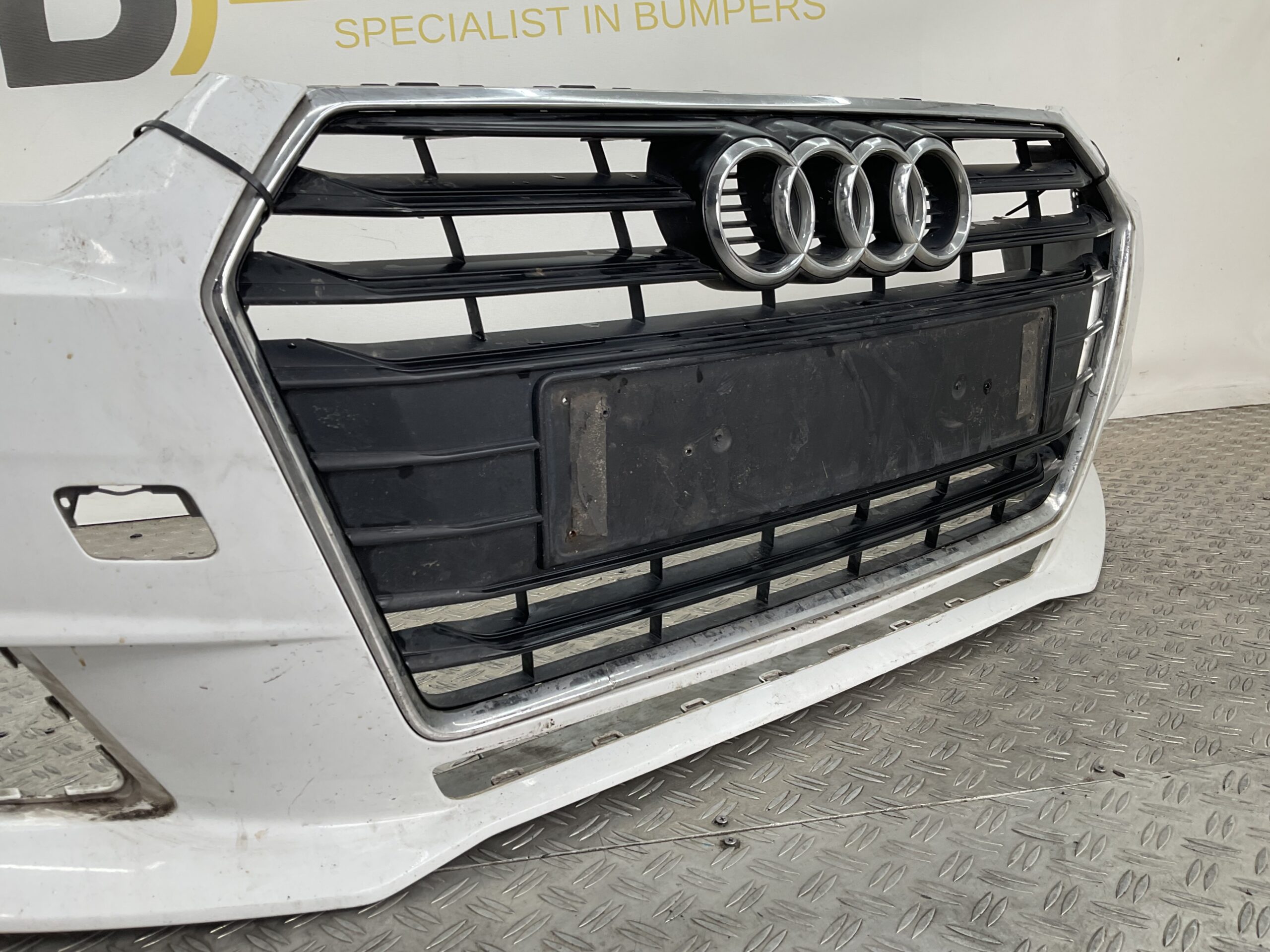 Bumper Audi A4 BW0 B9 Normaal 14-17 8W0807437 Voorbumper H3-15799z