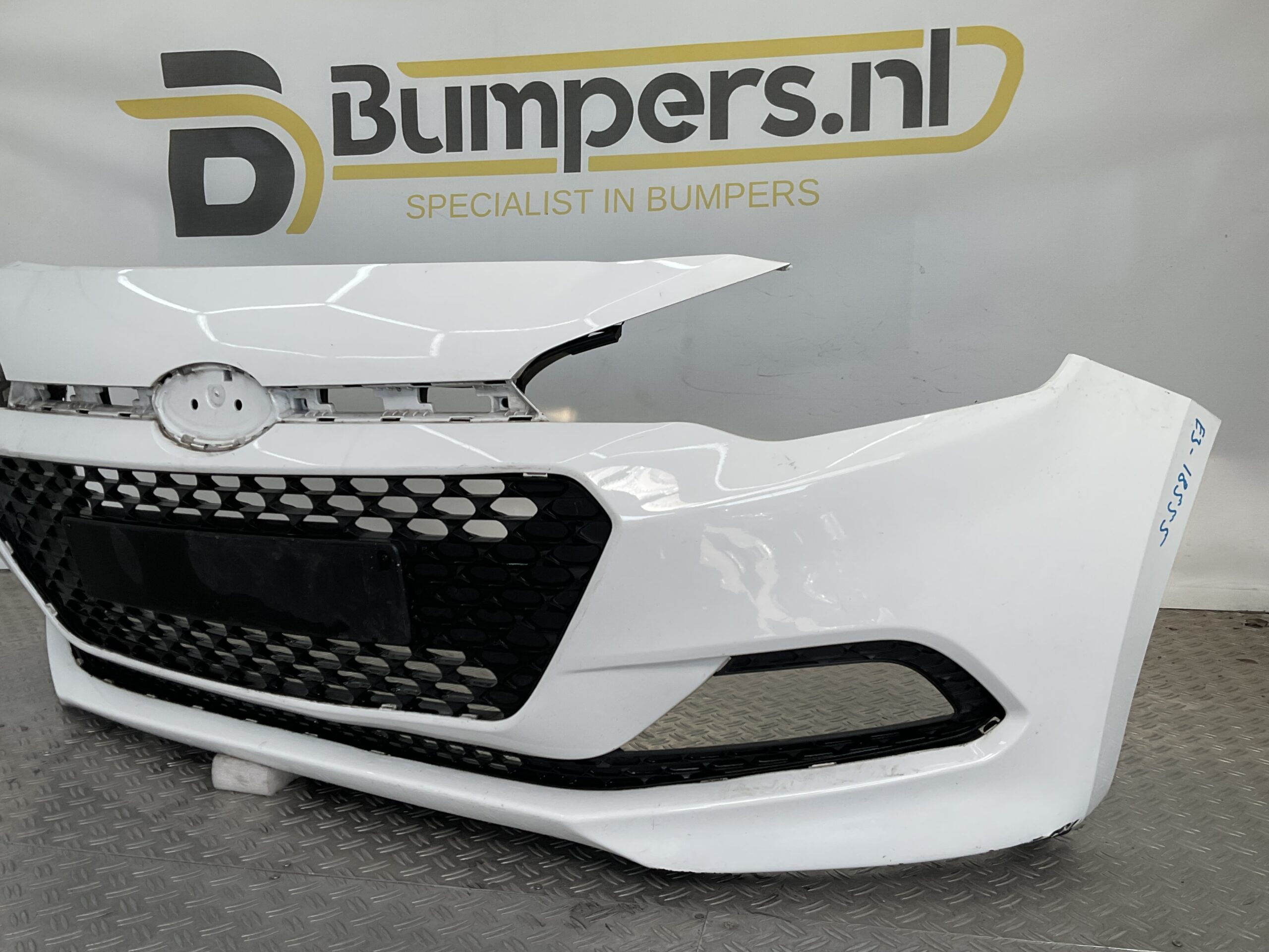 Bumper Hyundai i20 2015 86511C8000 Voorbumper E3-18555