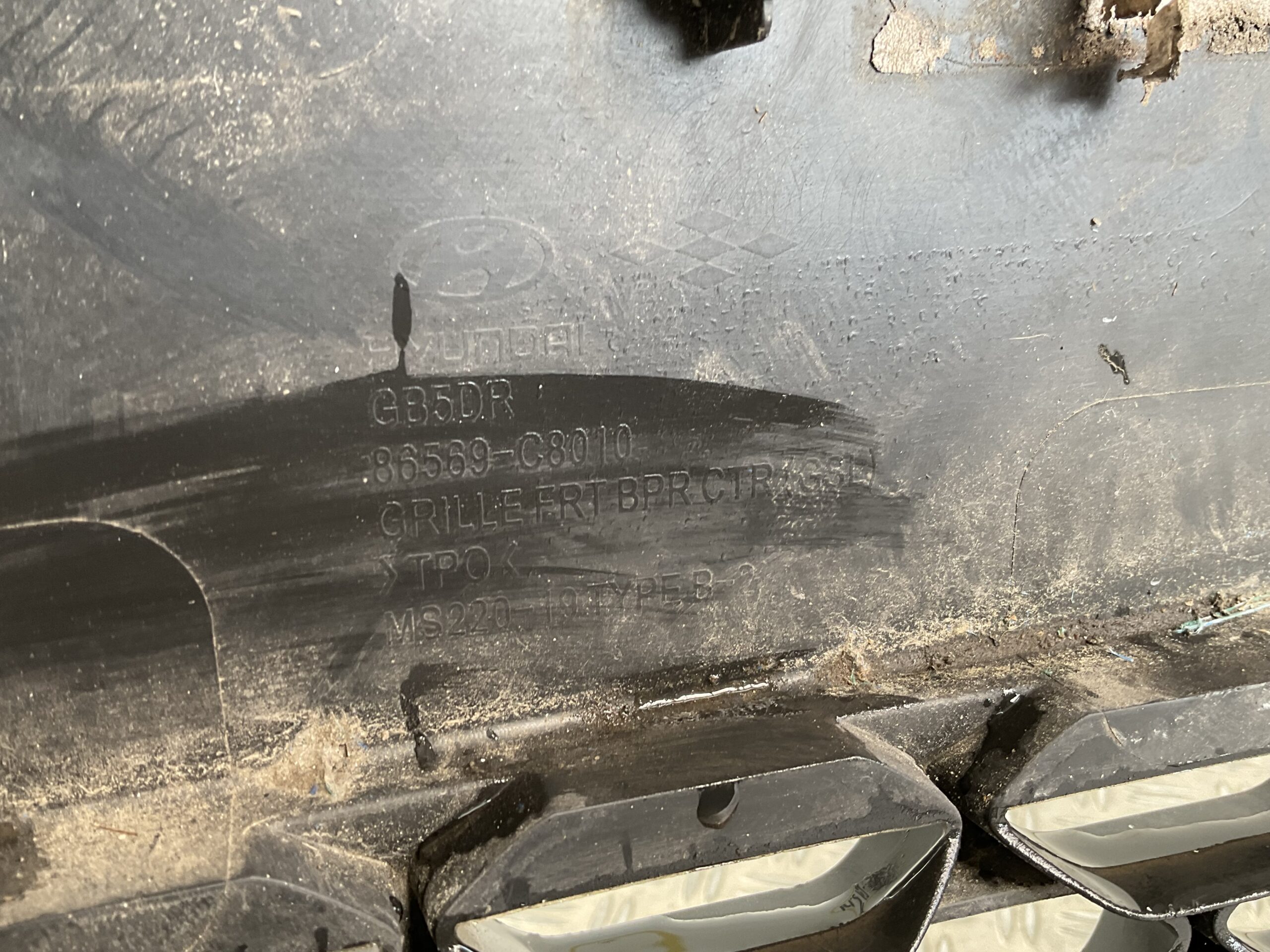 Bumper Hyundai i20 2015 86511C8000 Voorbumper E3-18555