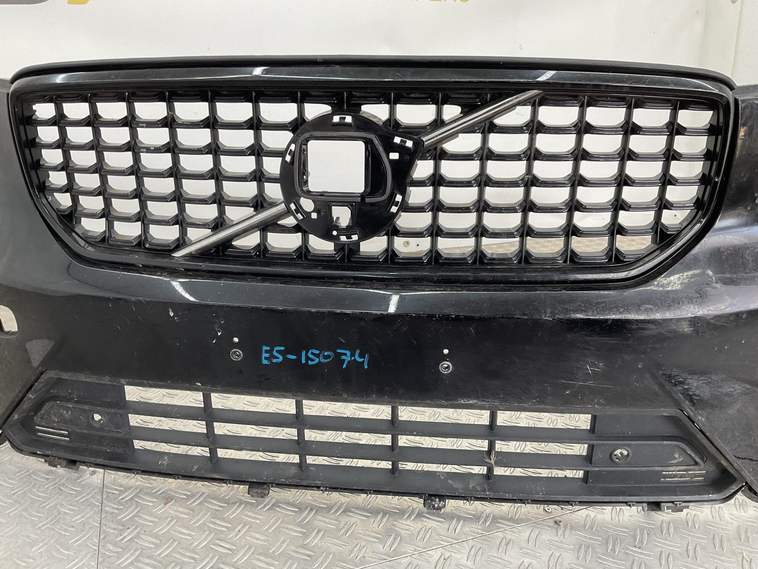 Bumper Volvo XC40 XC-40 Facelift 31690933 Voorbumper E5-15074