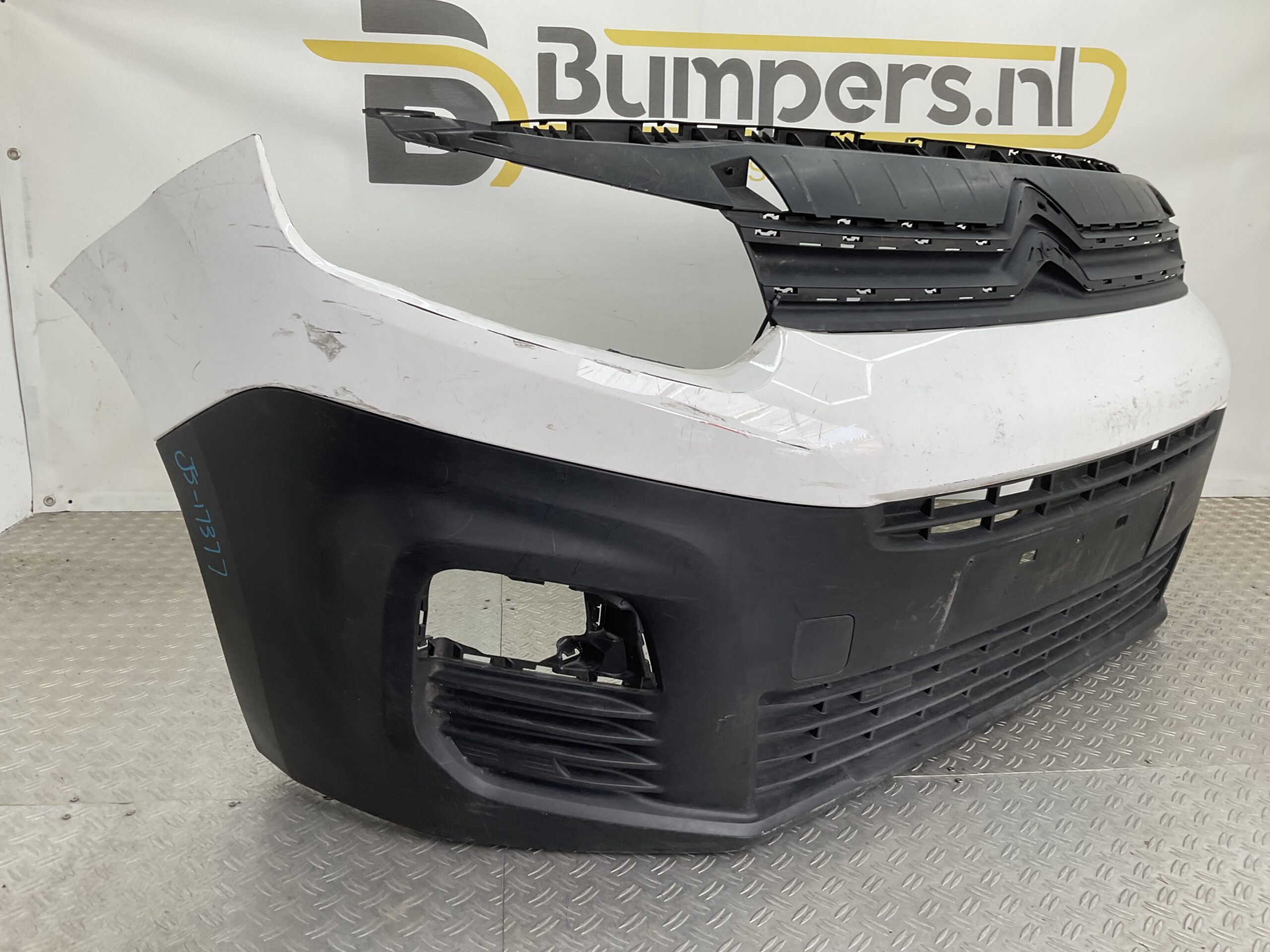 Bumper Citroen Jumpy Peugeot Expert 2017-2020 Voorbumper J5-17377