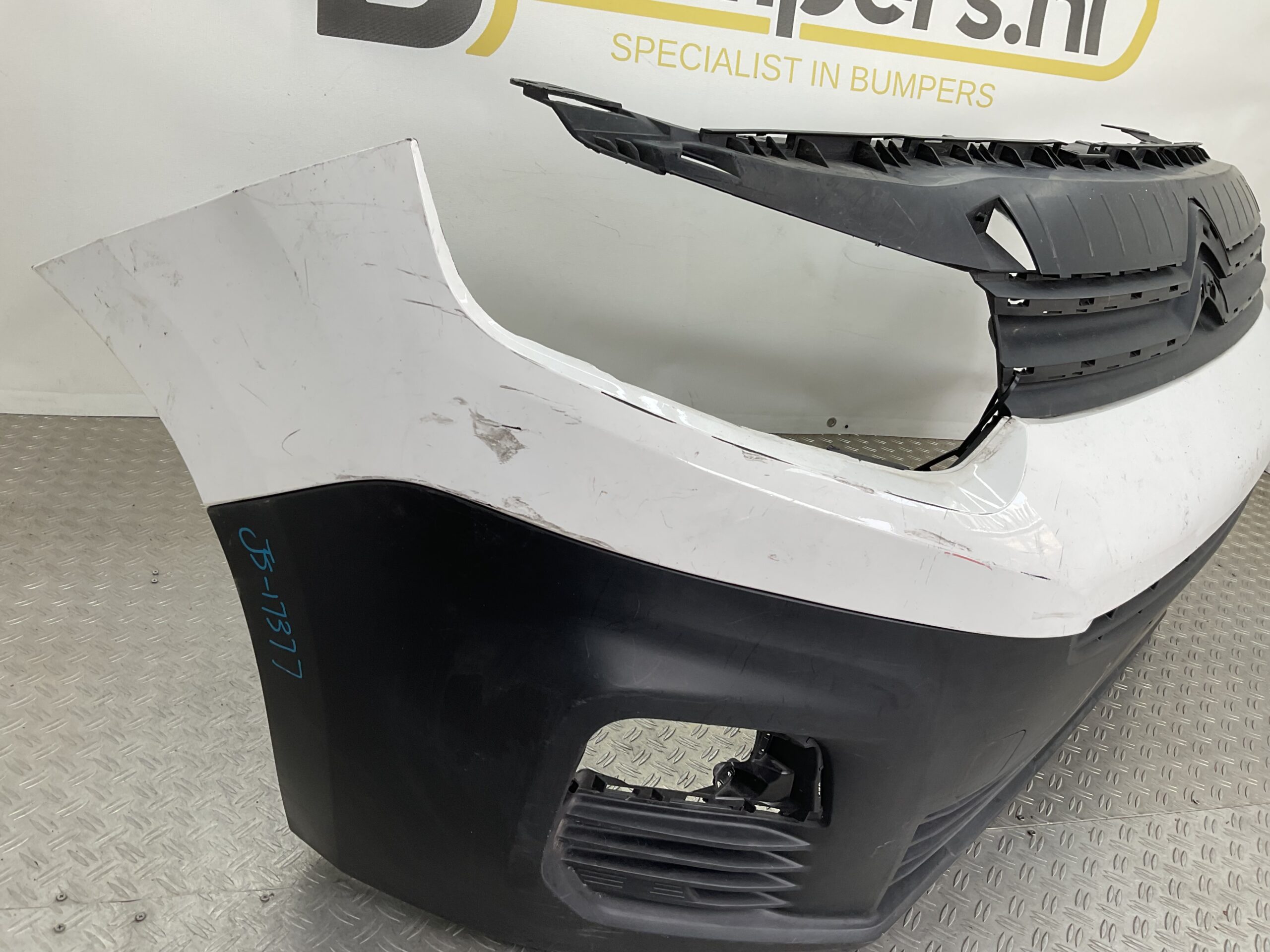 Bumper Citroen Jumpy Peugeot Expert 2017-2020 Voorbumper J5-17377