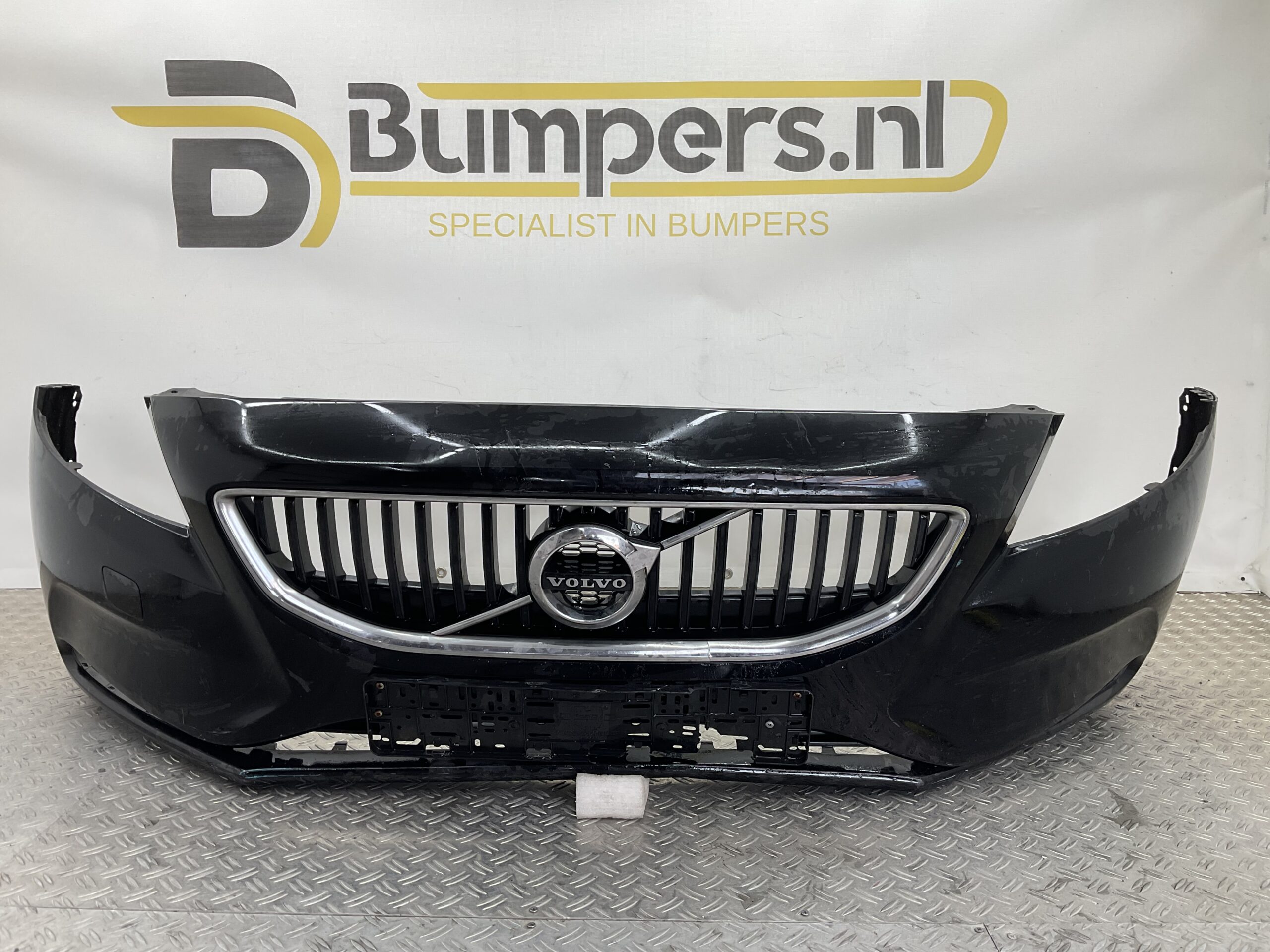 Bumper Volvo V40 Normaal 12- kls pdc 31283732 Grill Voorbumper E4-18628