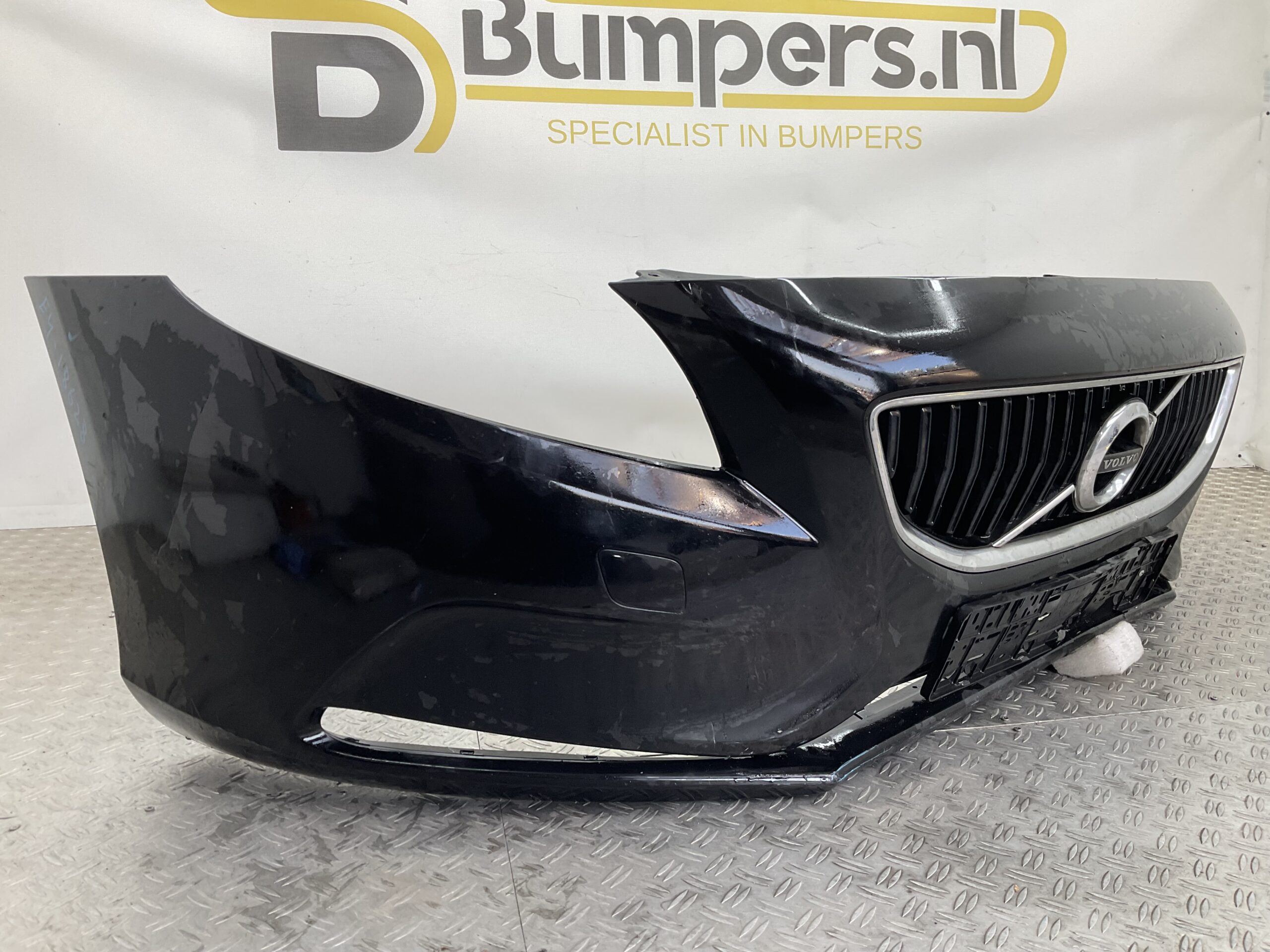Bumper Volvo V40 Normaal 12- kls pdc 31283732 Grill Voorbumper E4-18628