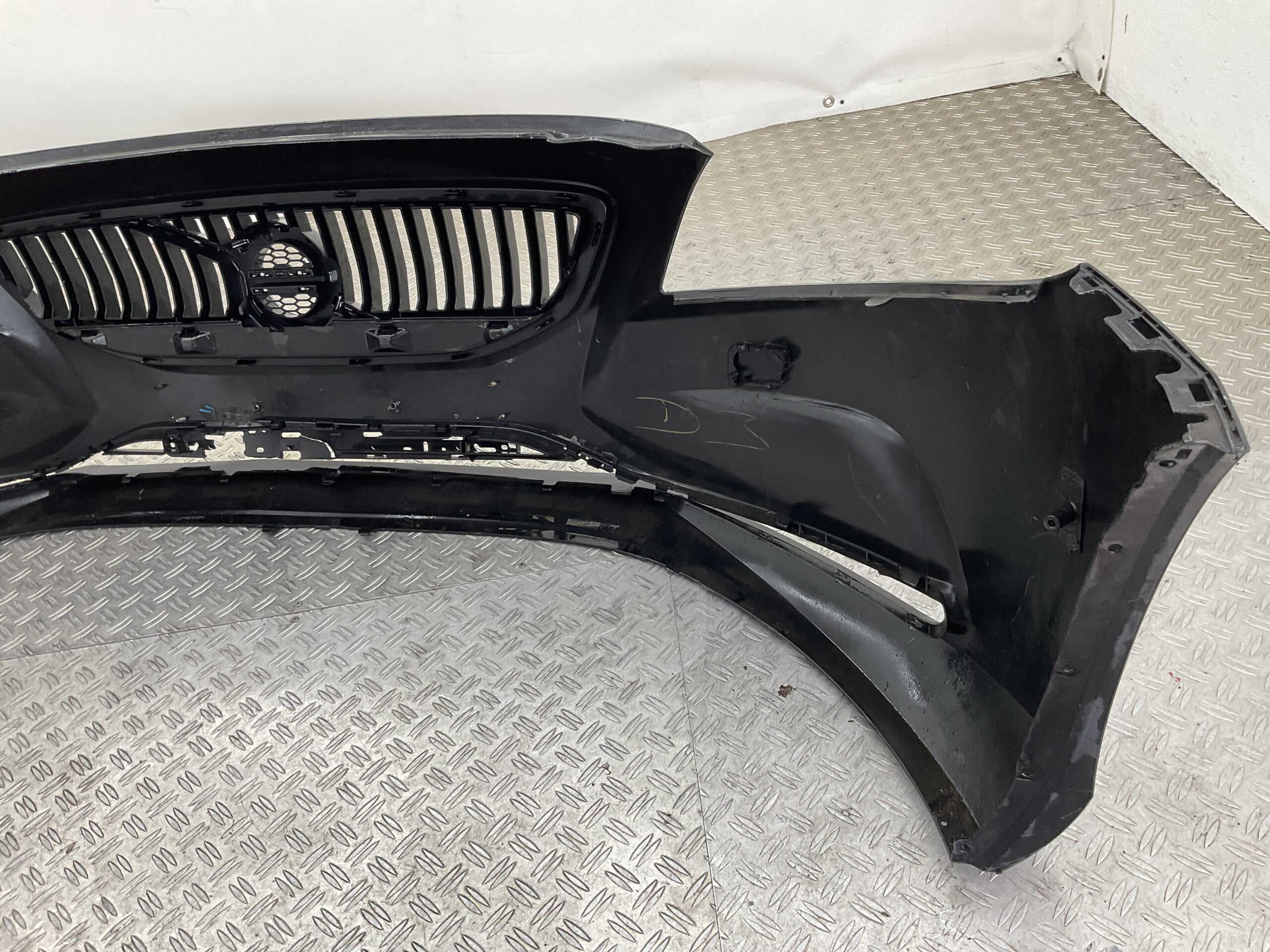 Bumper Volvo V40 Normaal 12- kls pdc 31283732 Grill Voorbumper E4-18628