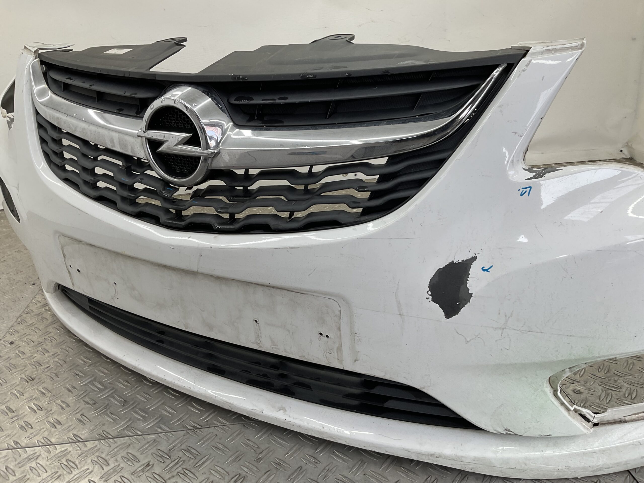 Bumper Opel Karl 14-24 94514484 Voorbumper i9-18635