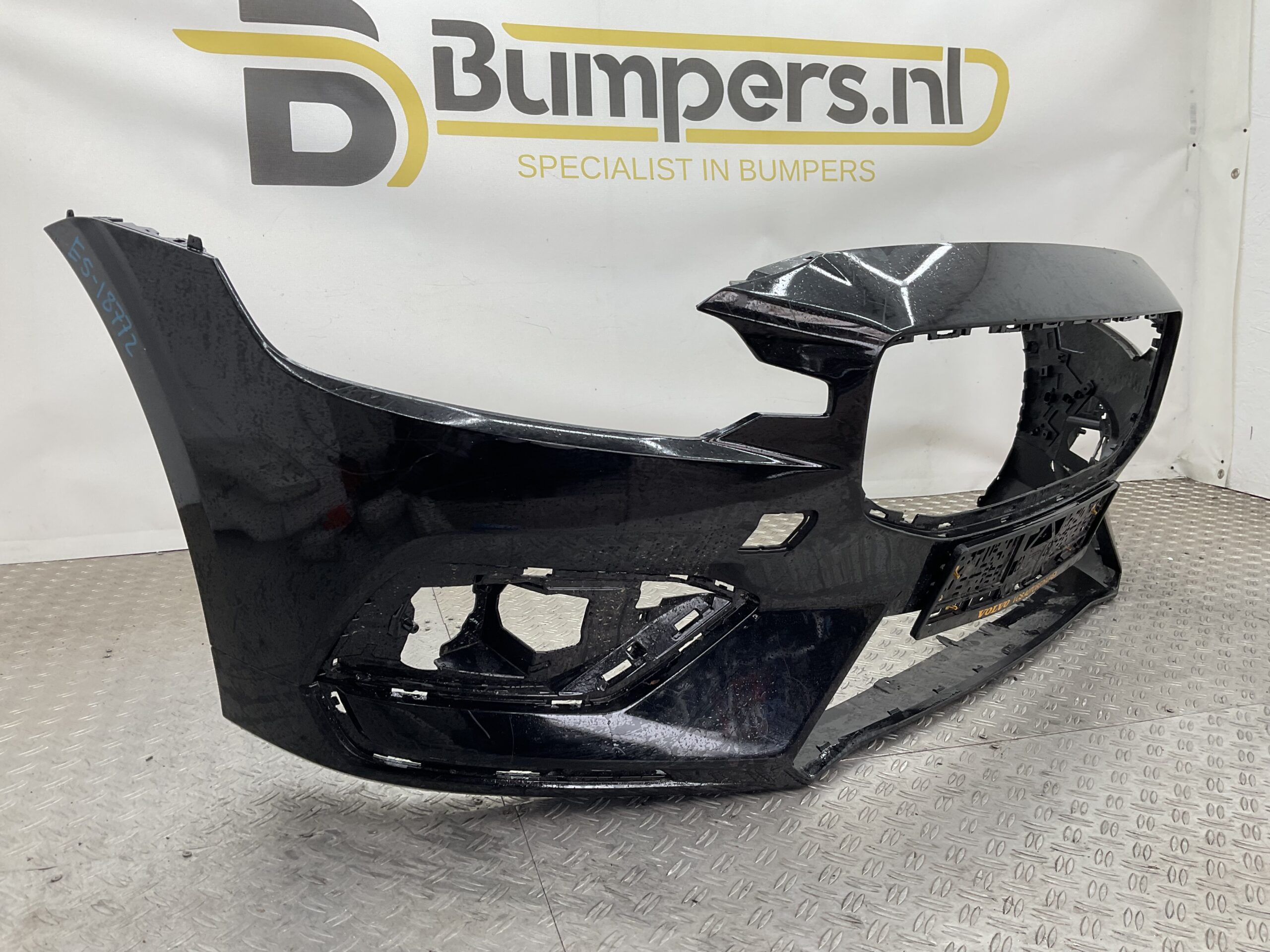 Bumper Volvo S60 V60 2018-2022 31690589 Voorbumper E5-18772
