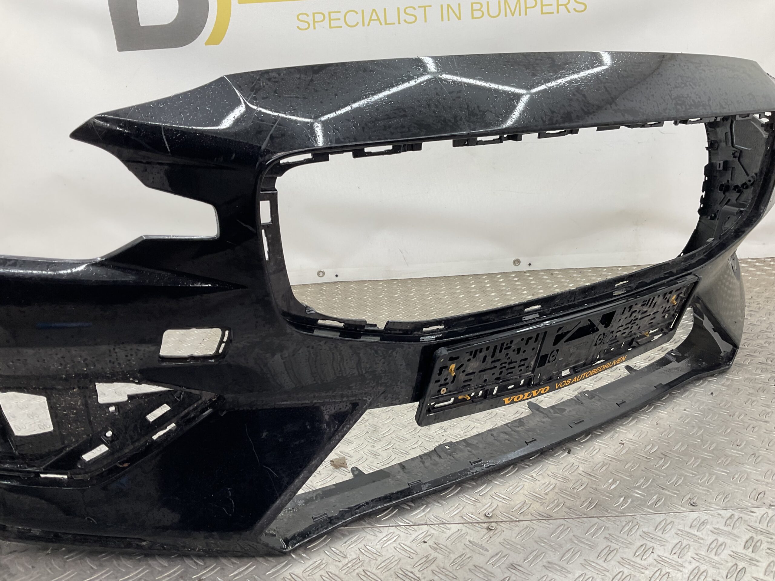 Bumper Volvo S60 V60 2018-2022 31690589 Voorbumper E5-18772
