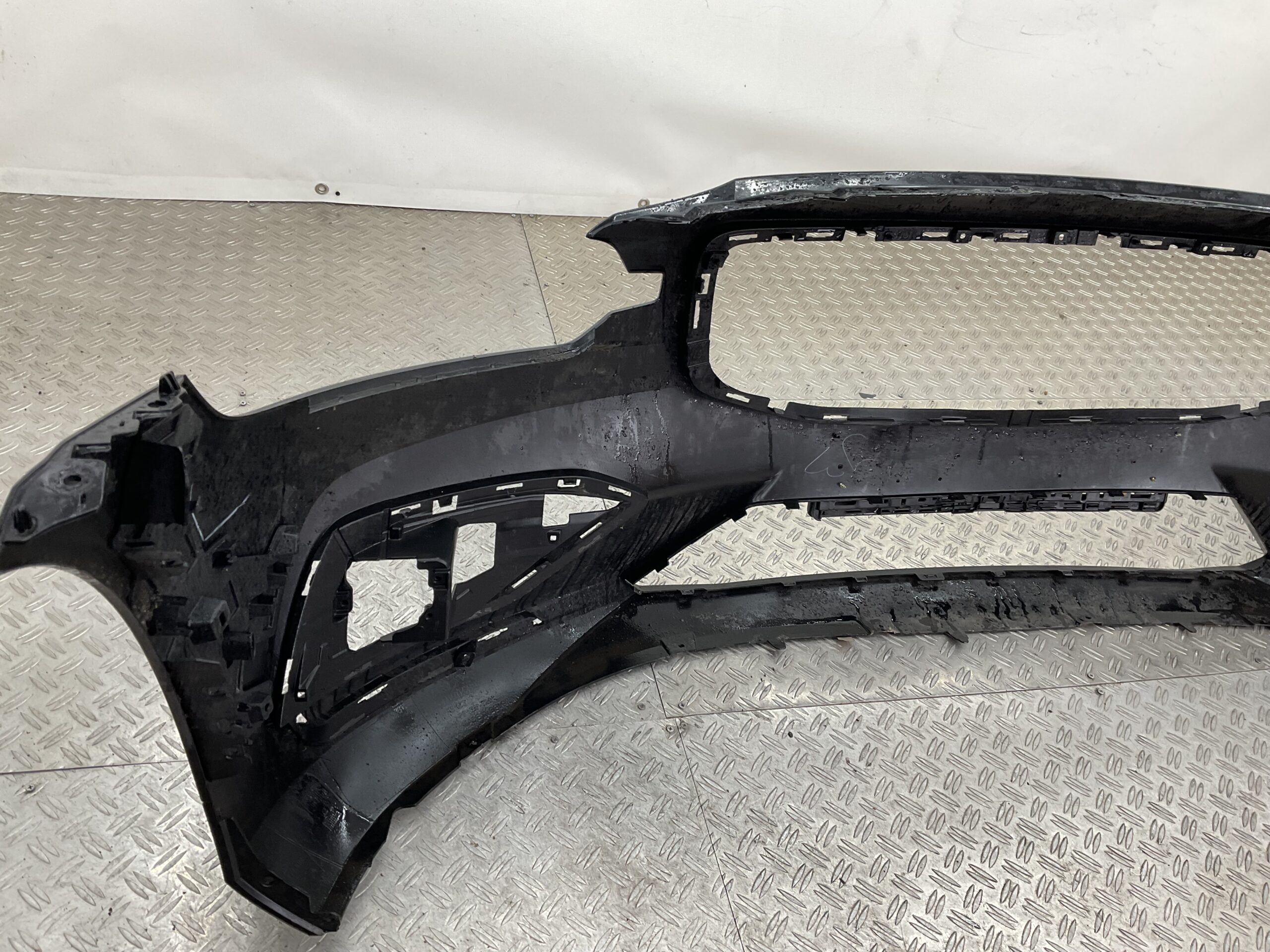 Bumper Volvo S60 V60 2018-2022 31690589 Voorbumper E5-18772