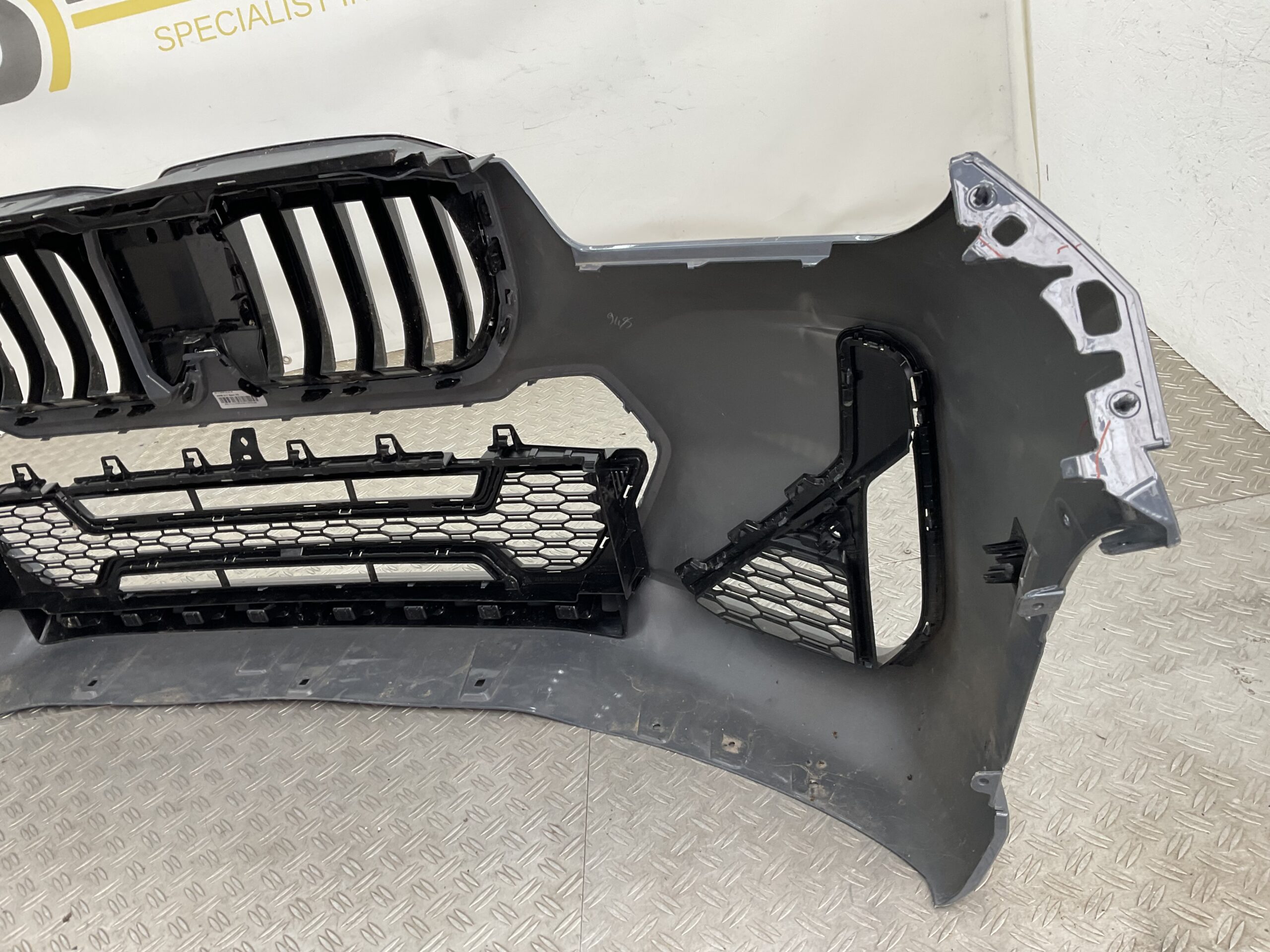 Bumper BMW X1 U11 M Sport 22- MPakket 51119881907 Voorbumper K5-18074