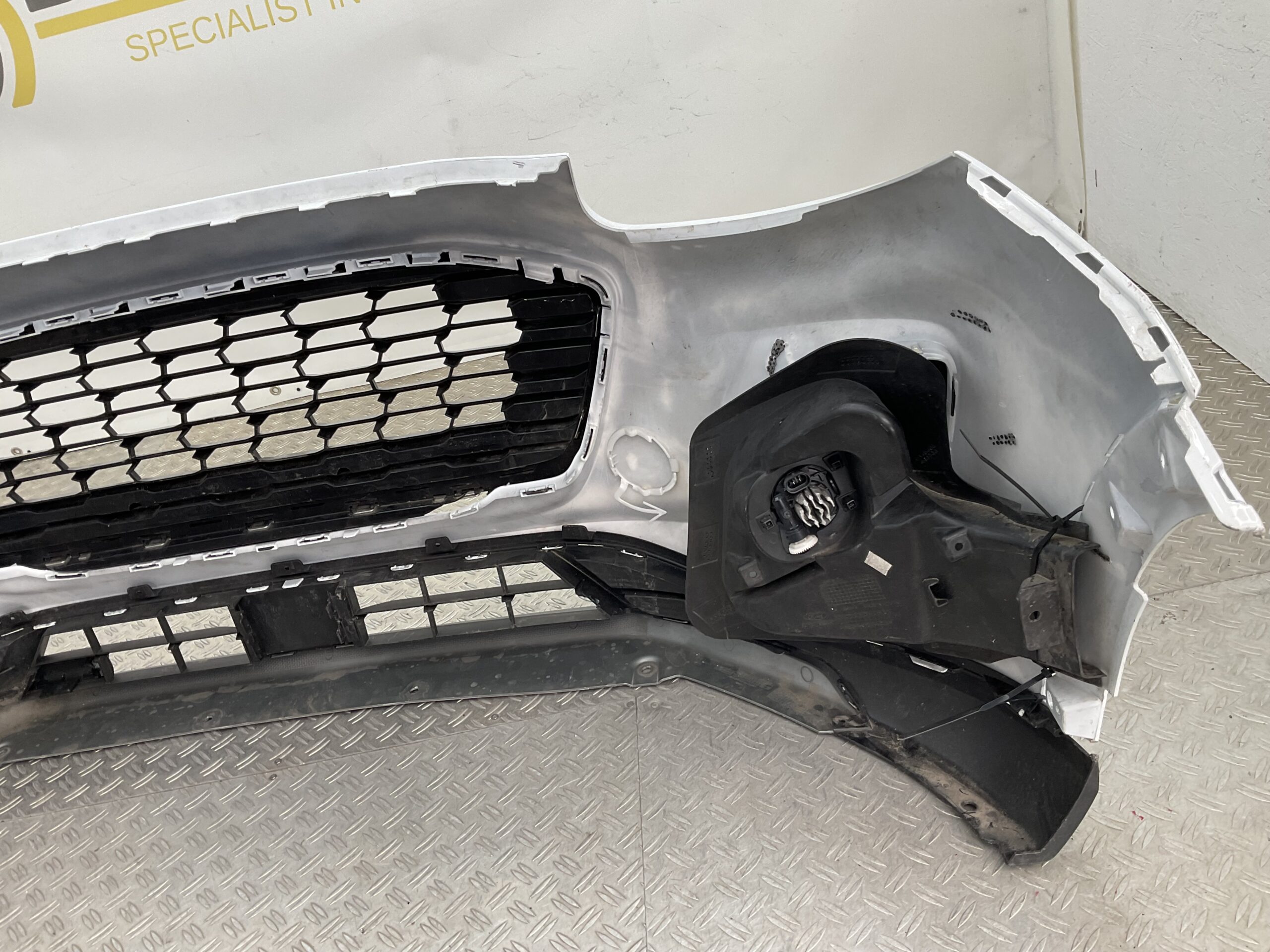 Bumper Ford Puma MK2 Stline ST-Line 20- R1TB-17757-a Voorbumper D10-18091